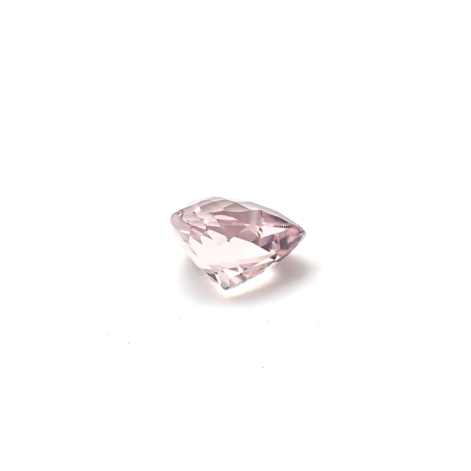 モルガナイト ブラジル産 1.15ct [250730878]6.7x7.6mm前後