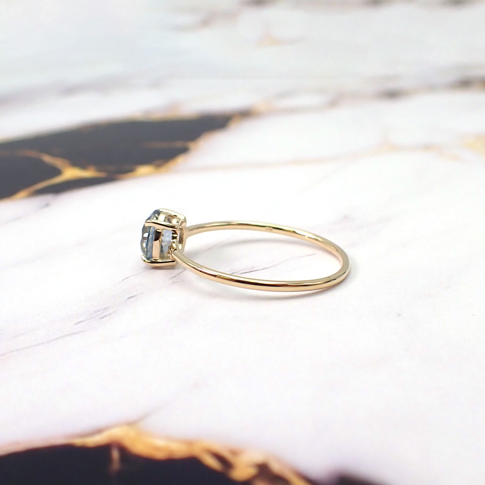 リング空枠：石留め▶アイスブルーサファイア（お客様製作例）