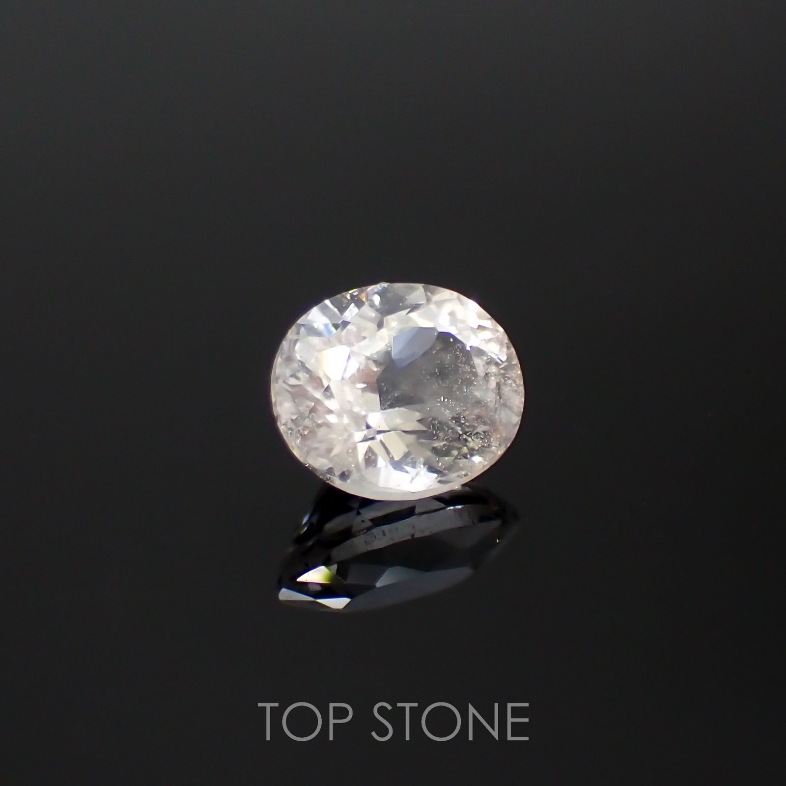フェナカイト(宝石名フェナカイト)マダガスカル産 1.11ct 識別済[220817210]7.2x5.9mm前後