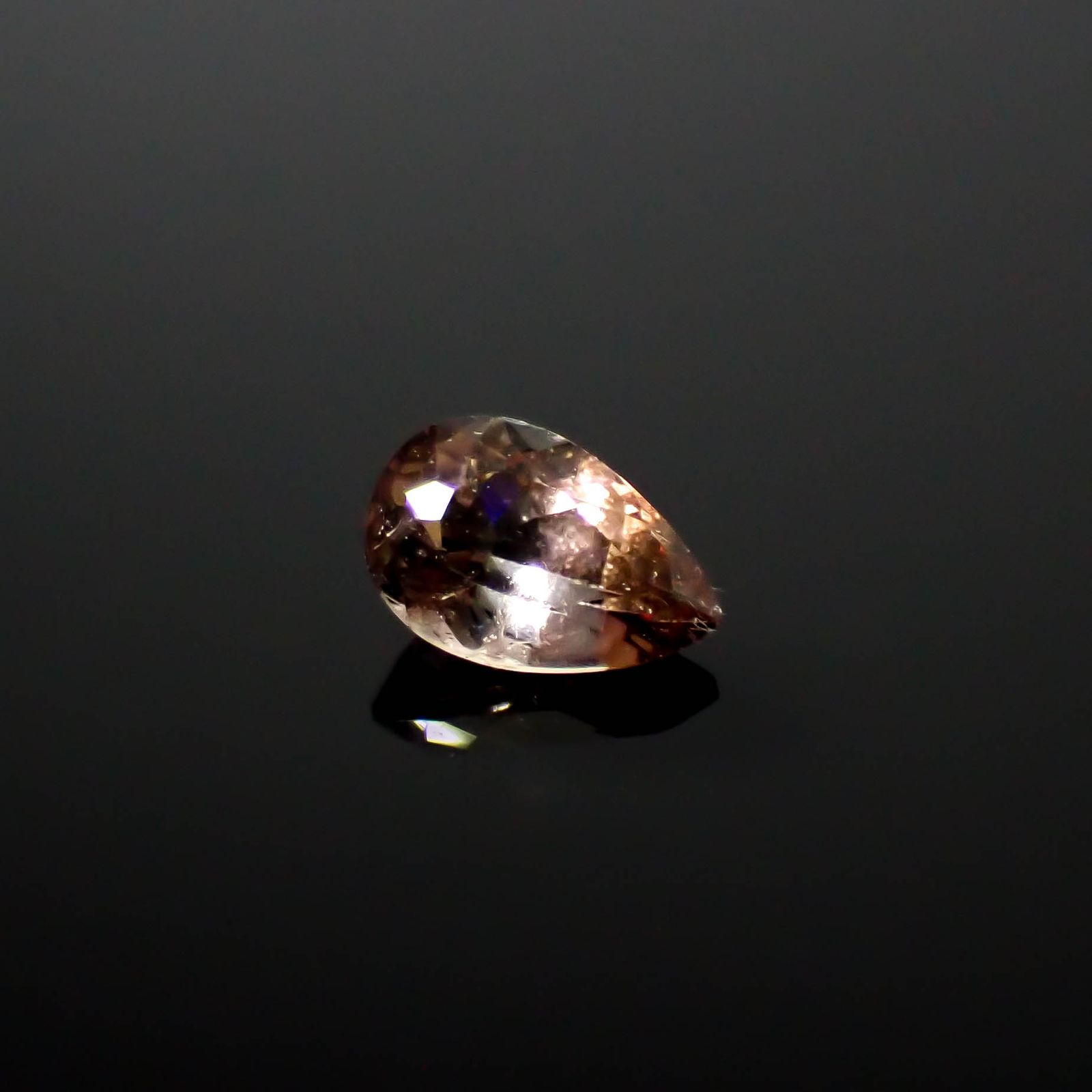 アキシナイト パキスタン産 0.31ct[240628146]5.4x3.4mm前後