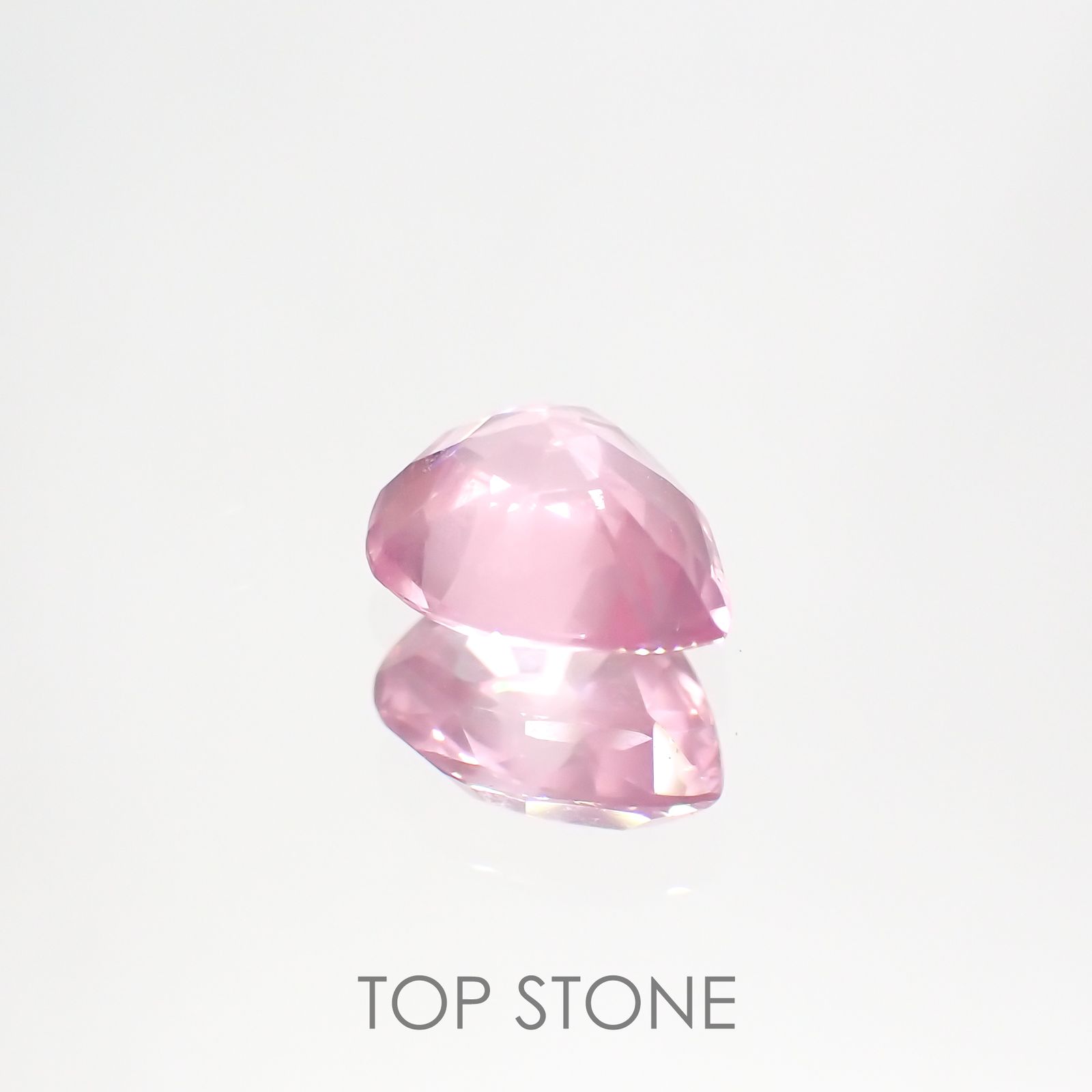 シルキーピンクスピネル タンザニア産 ルース 0.79ct[210912903]6.7×5.3mm前後