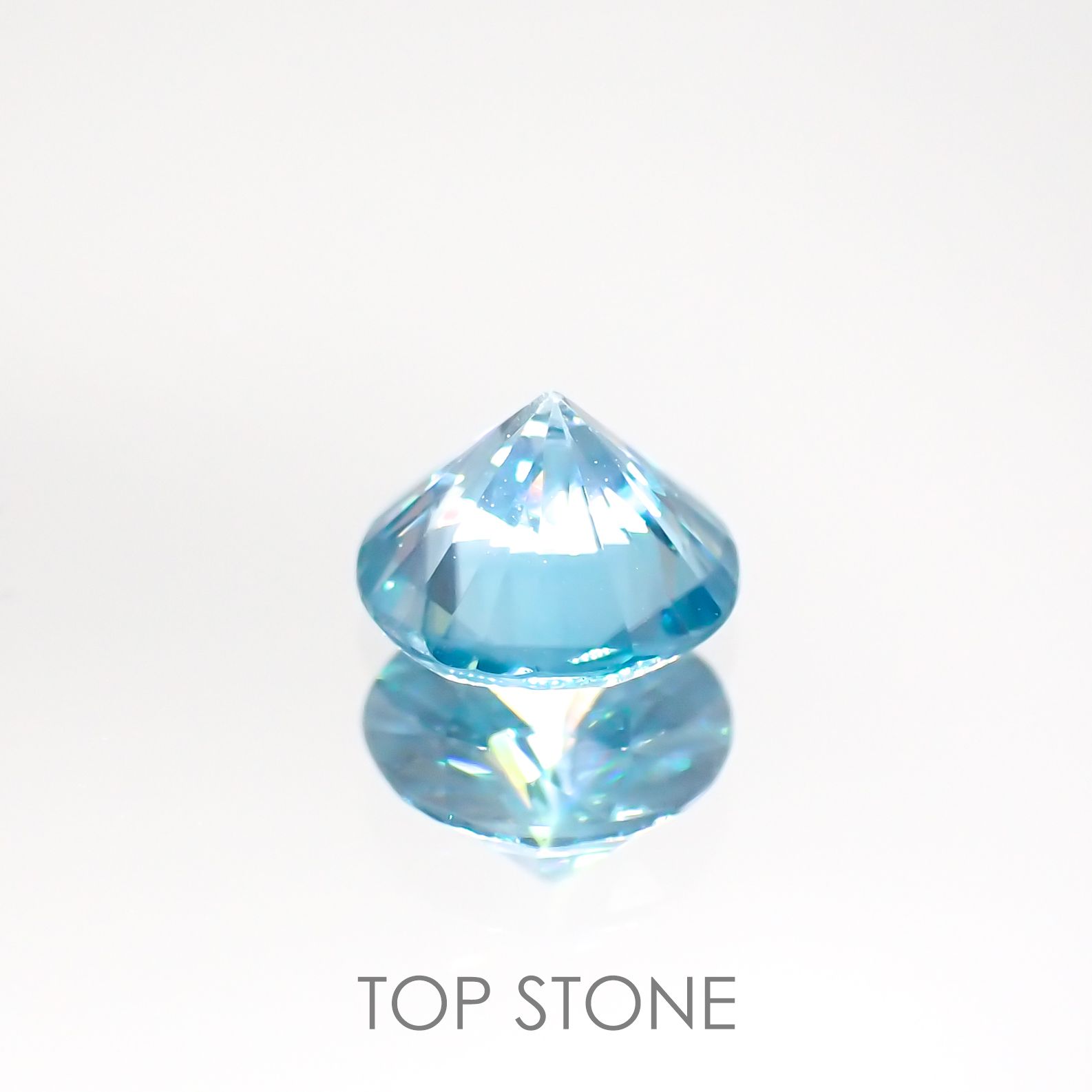 ブルージルコン(宝石名ジルコン) カンボジア産 0.92ct 識別済[211013443]5.8×5.7mm前後