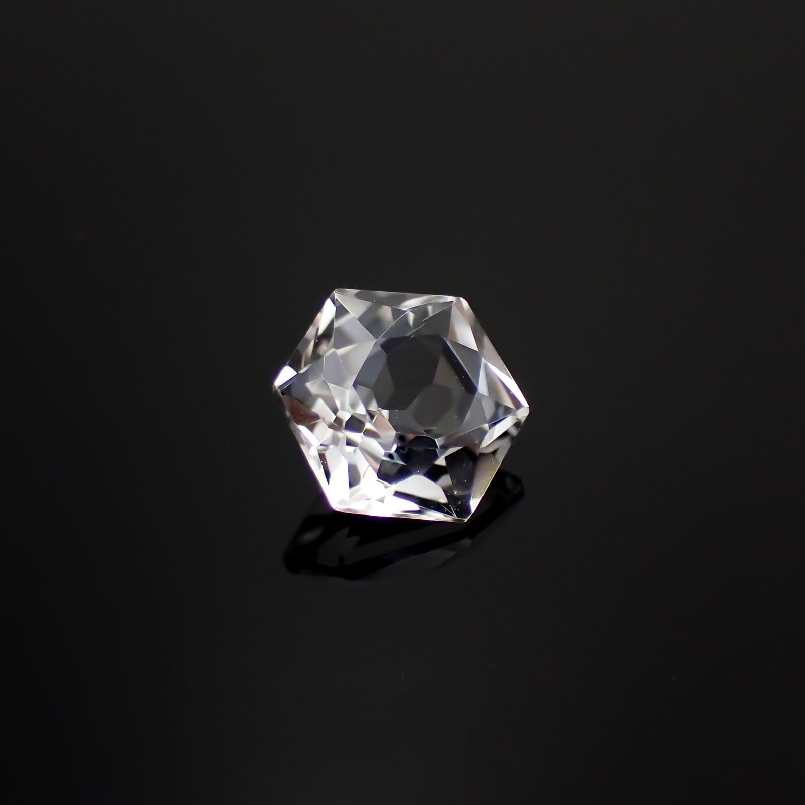 ◇ヘキサゴンカット◇ホワイトトパーズ ブラジル産 1.68ct[221119158