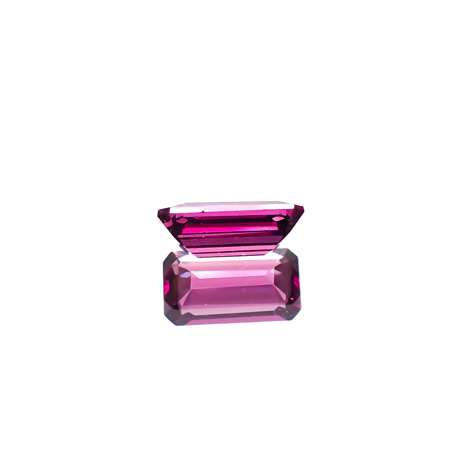 グレープガーネット(宝石名ガーネット)ブラジル産 0.75ct 識別済[241229640]7x3.7mm前後