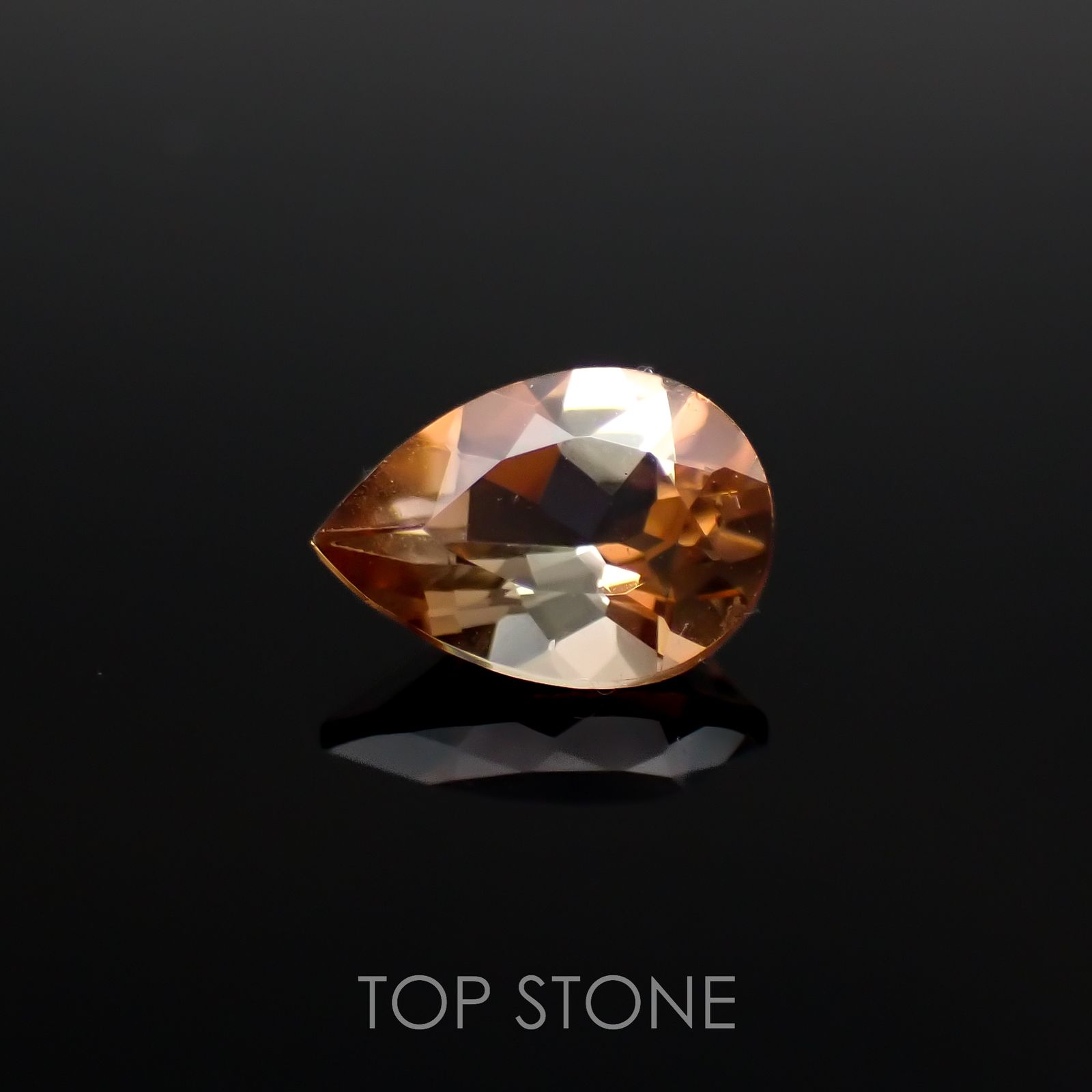 バイカラーアンダリュサイト(宝石名アンダリュサイト)スリランカ/マダガスカル産 0.70ct 識別済[220917581]7.1x4.9mm前後