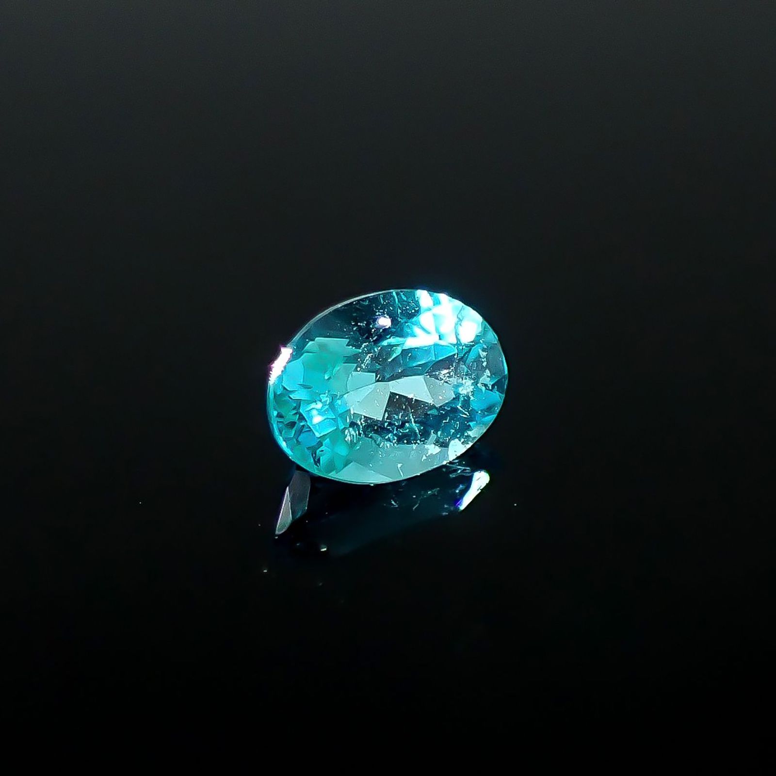 パライバトルマリン(宝石名トルマリン/別名パライバ・トルマリン)ブラジル・キントス鉱山産 GIA鑑付 0.29ct / 4.98x3.53mm前後 [251031353]