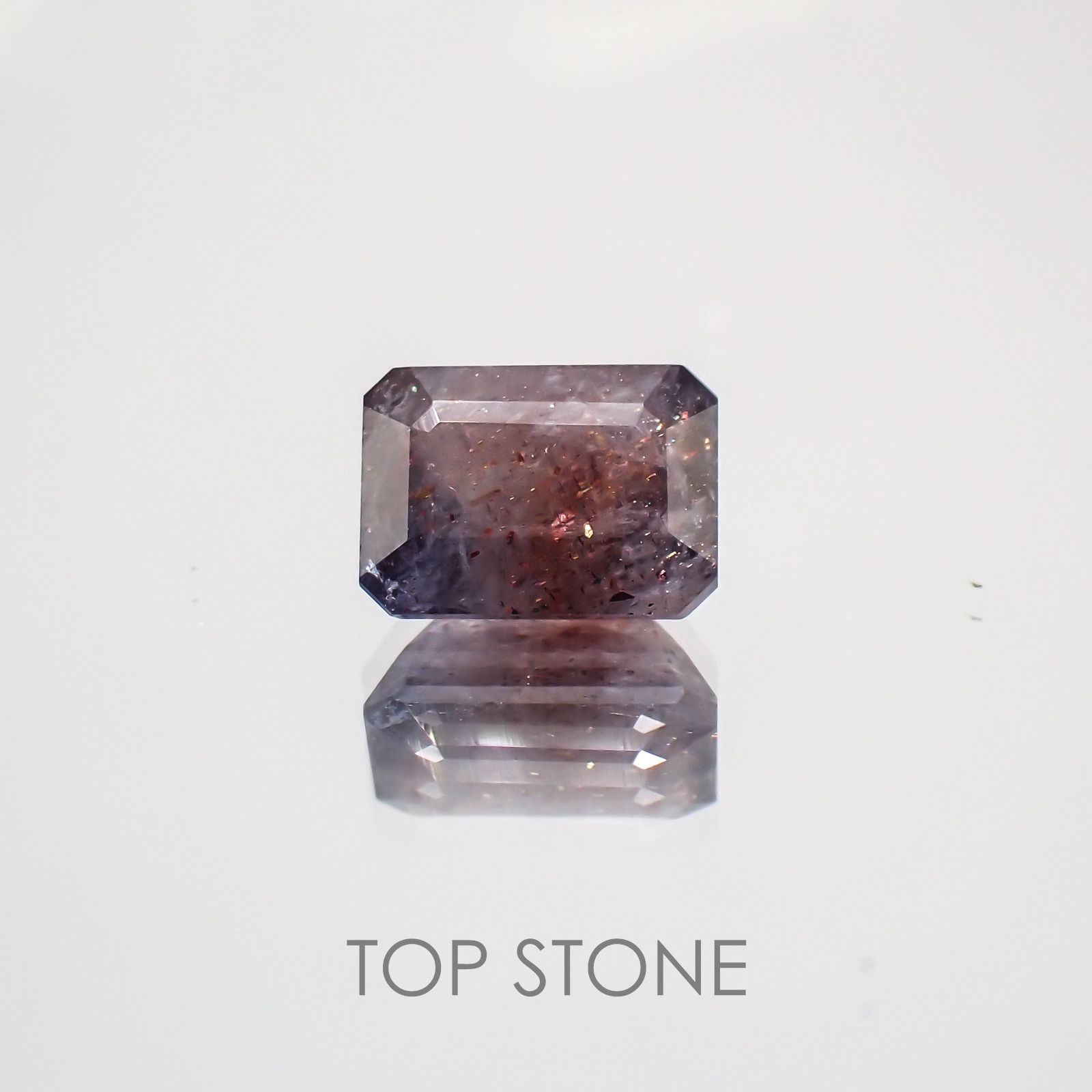 ブラッドショットアイオライト インド産 ルース 1ct[210310448]7×5mm前後