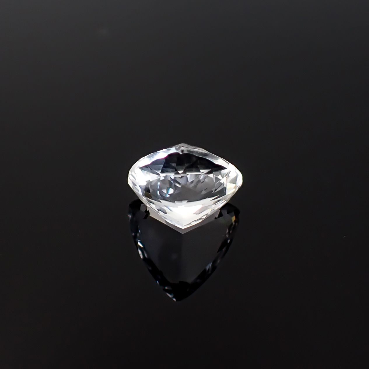 日本水晶 滋賀県田上山大谷河原産 3.04ct / 9.8x10.1mm前後 [260632418]