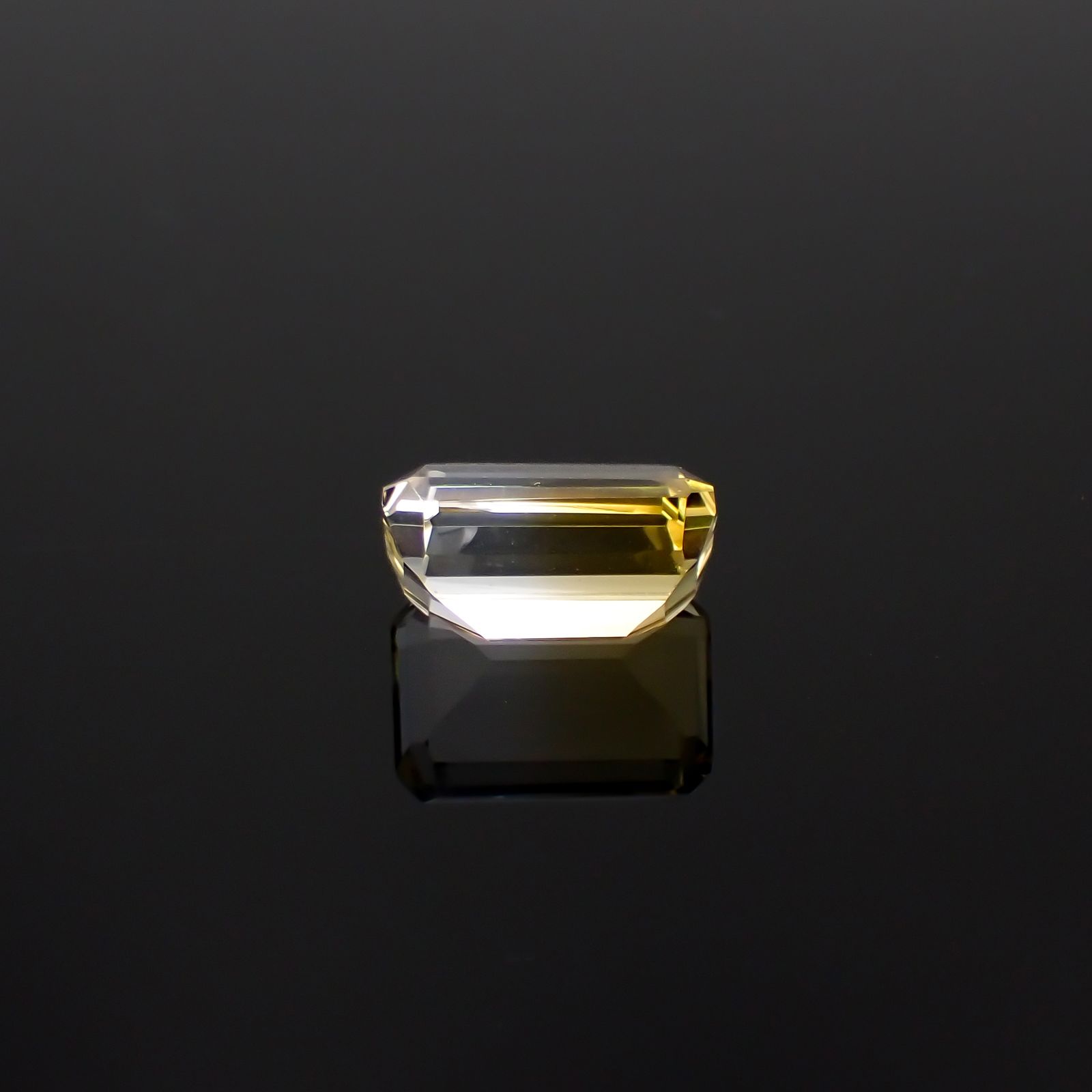 バイカラーシトリン ブラジル・ミナスジェライス州産 7.88ct[240326463]14.2x9.7mm前後