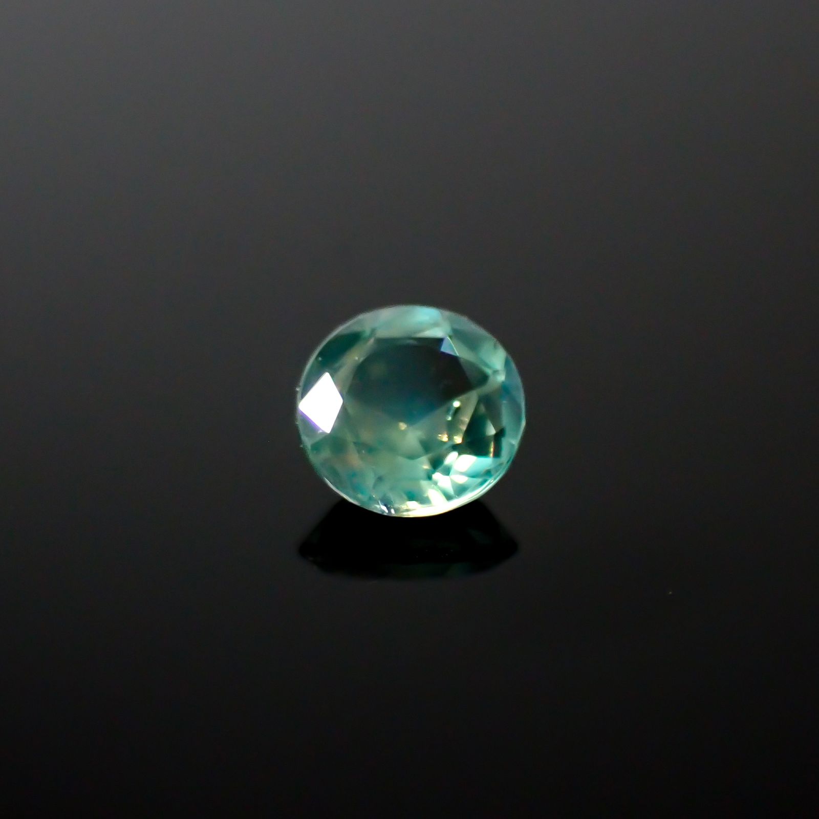 シルキーアレキサンドライト ブラジル・ミナスジェライス州ヘマチタ鉱山産 0.13ct [241129505]3.1x3.1mm前後