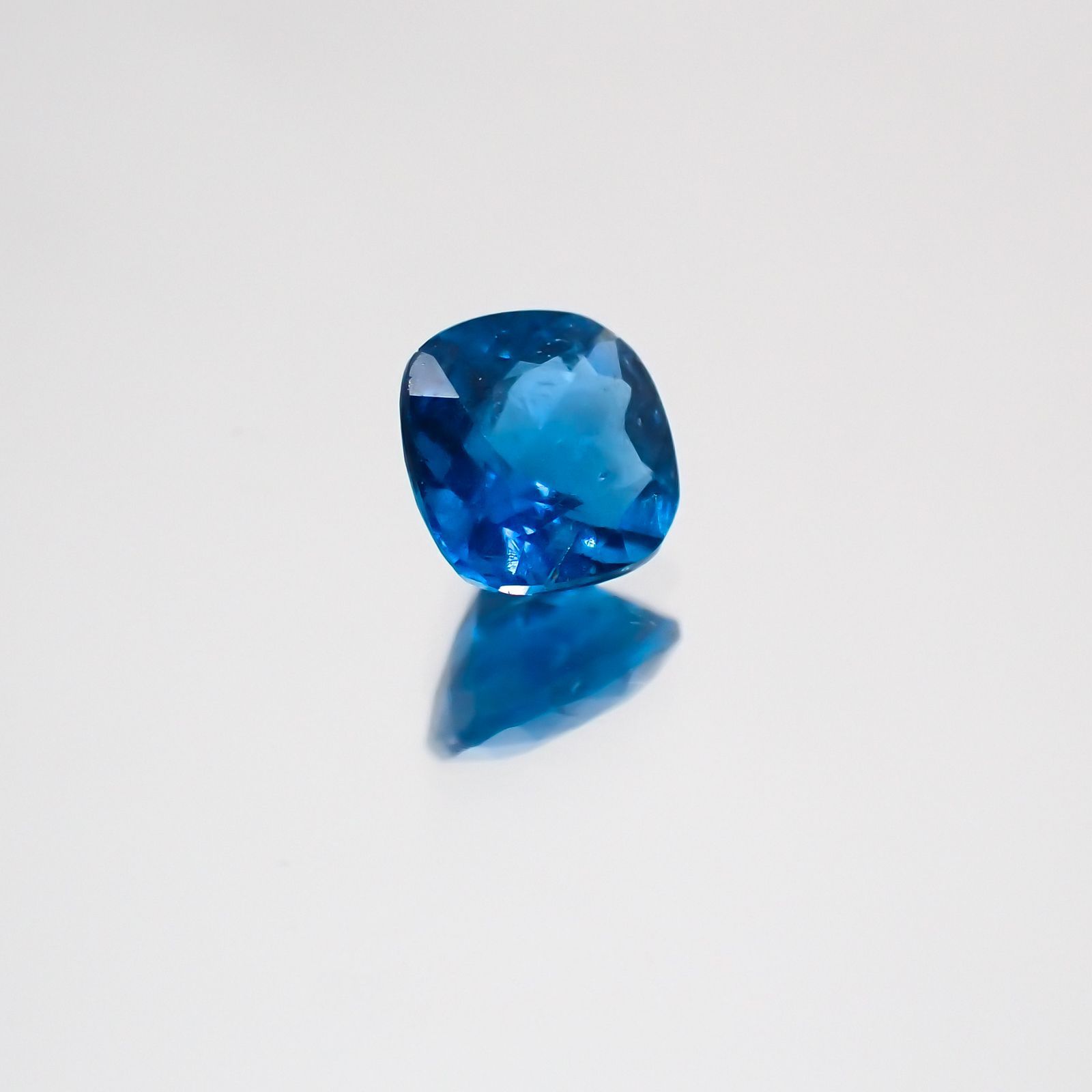 アウイナイト ドイツ産 ルース 0.22ct[3069]3.9×3.9mm前後