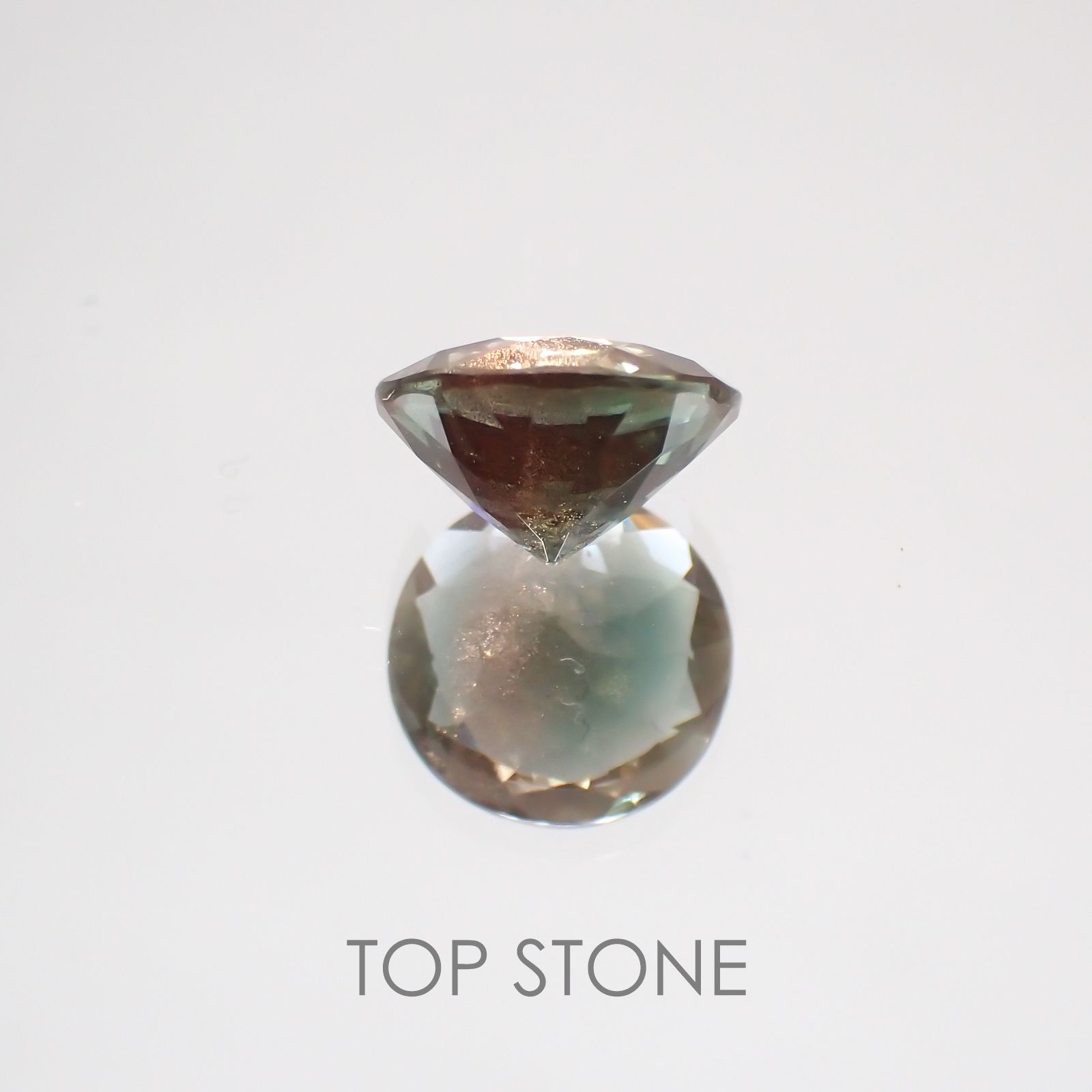 バイカラーオレゴンサンストーン アメリカ産 ルース 1.61ct[210310353]8.1×8mm前後