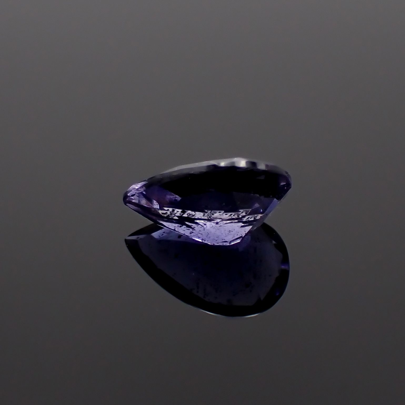 アイオライトサンストーン インド/ブラジル産 0.67ct[230923336]7.7x5.1mm前後