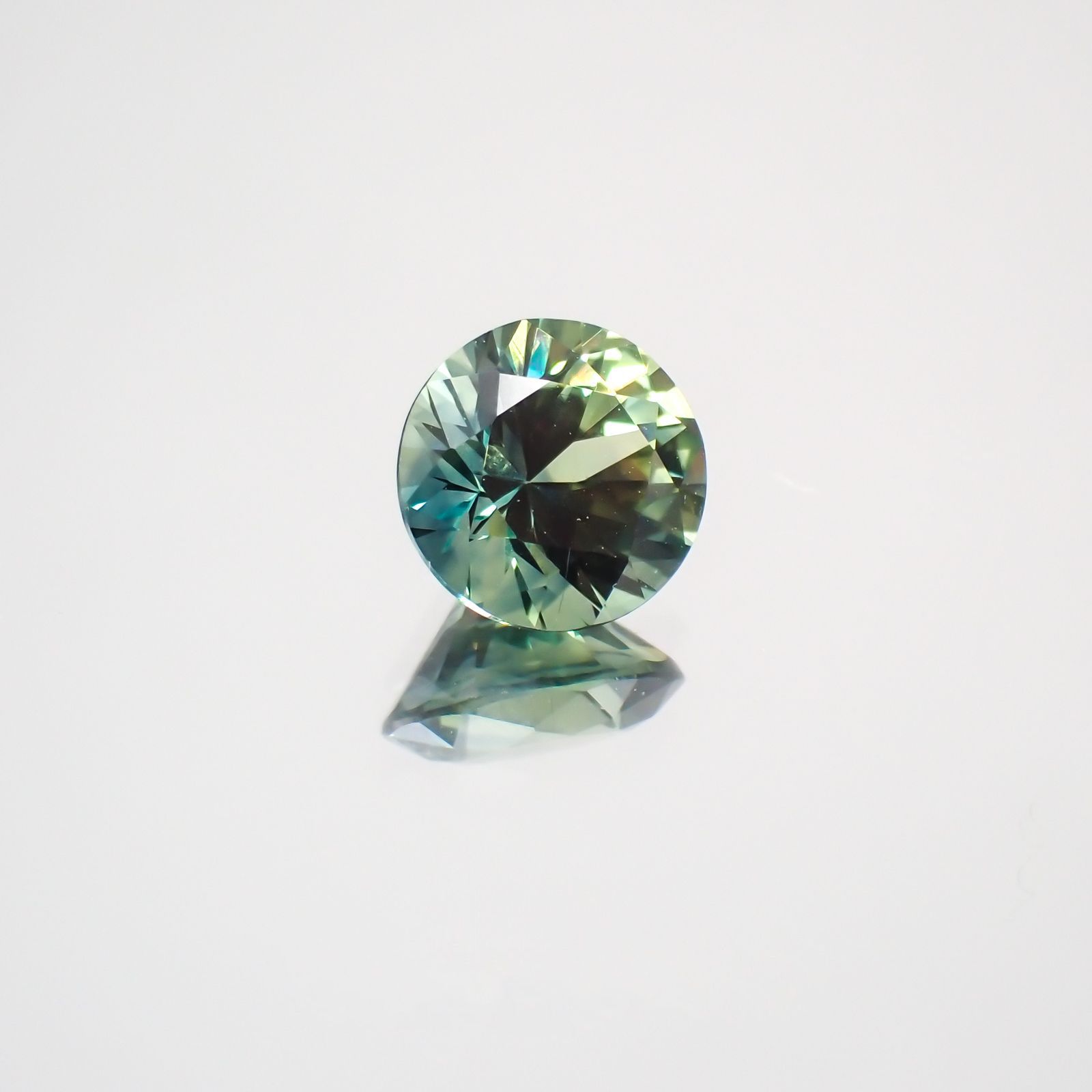 モンタナサファイア アメリカ産 ルース 0.79ct[210410621]5.5×5.5mm前後