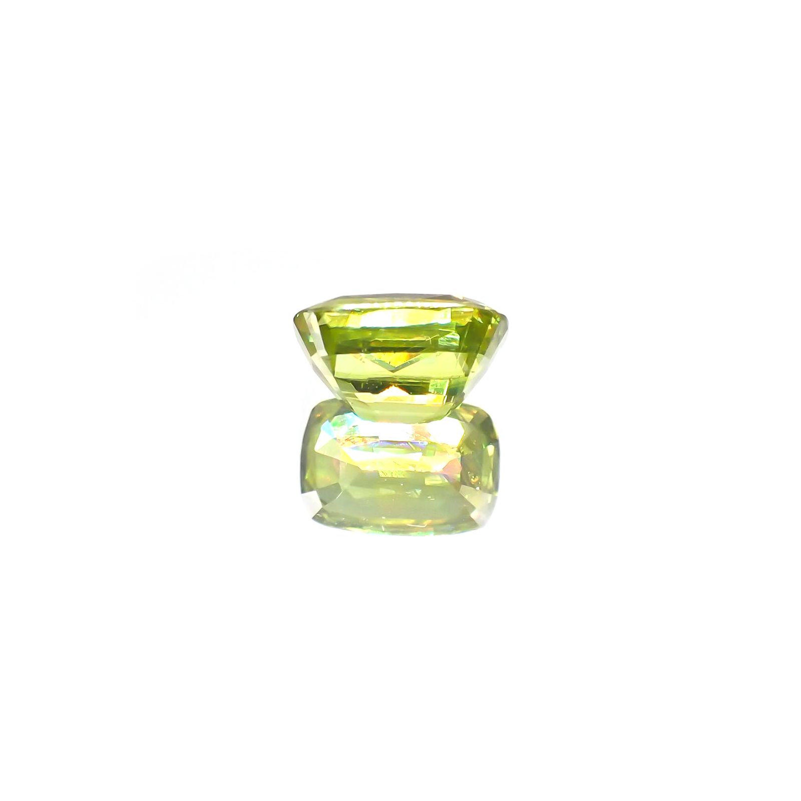スフェーン(宝石名スフェーン) マダガスカル産 1.380ct ソ付(彩珠)[210712177]7.5×5.1mm前後