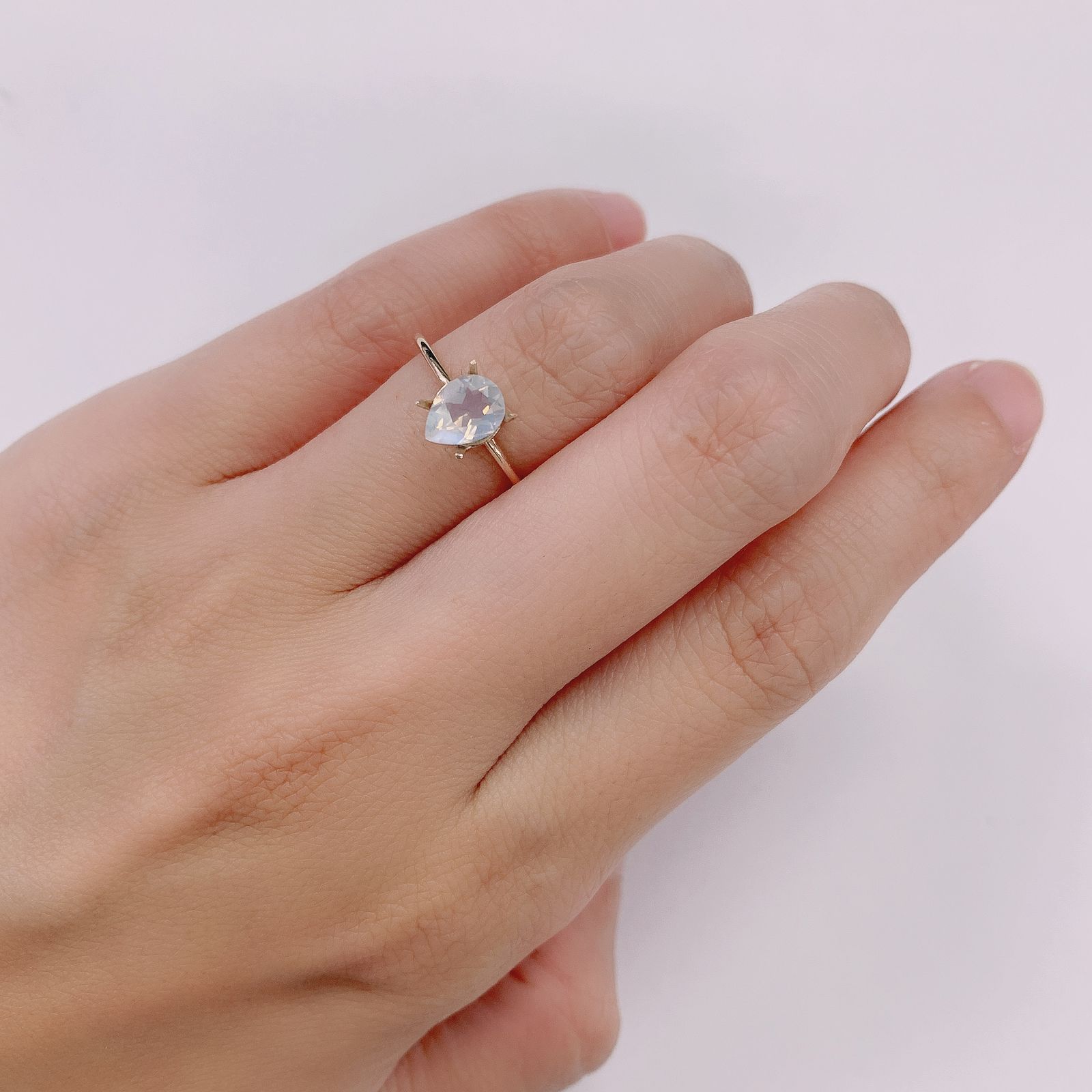 ムーンストーン(宝石名ムーンストーン) インド/スリランカ産 0.55ct 識別済[210912747]6.9×5mm前後