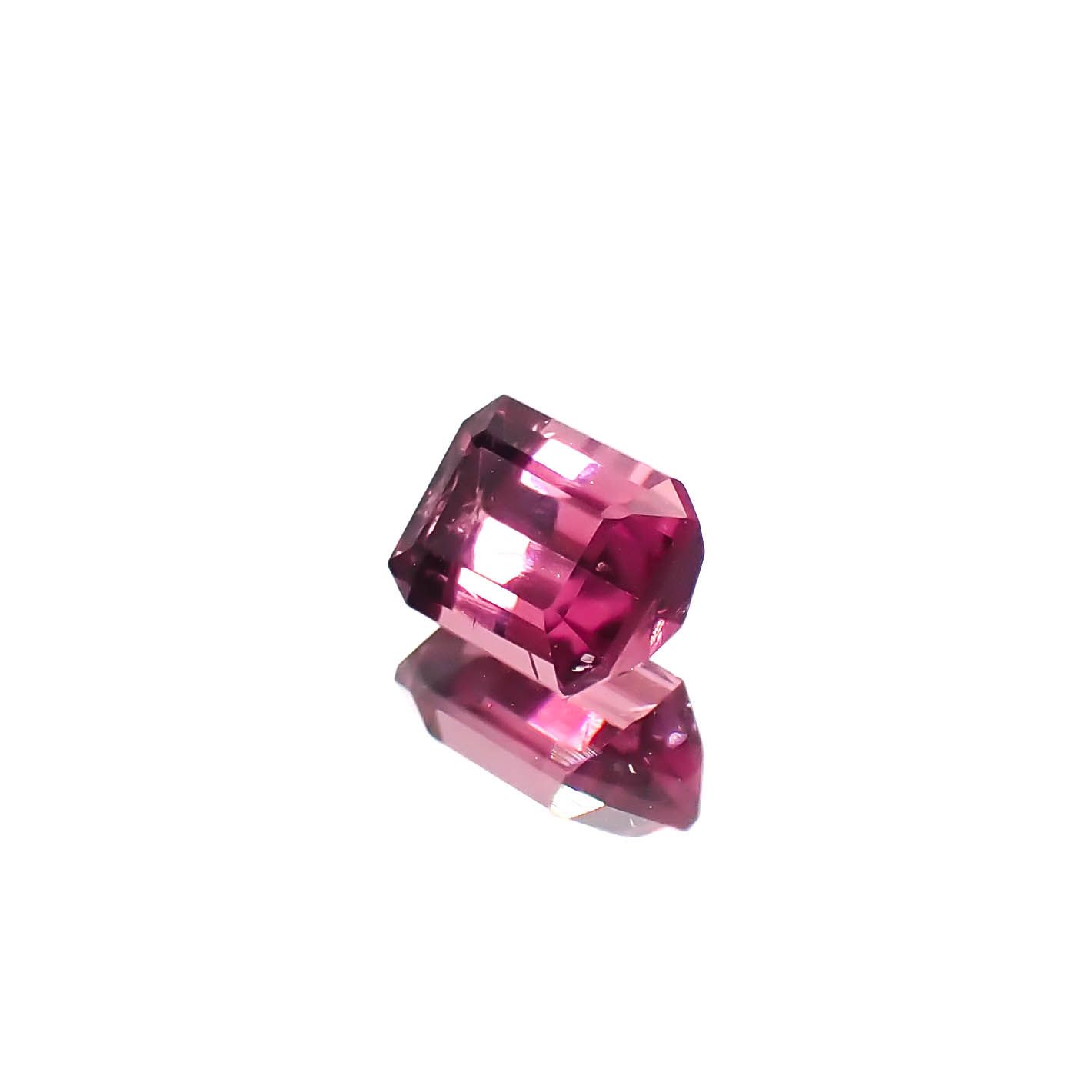 パープルトルマリン アフガニスタン産 0.44ct / 4.7x3.7mm前後 [251131317]