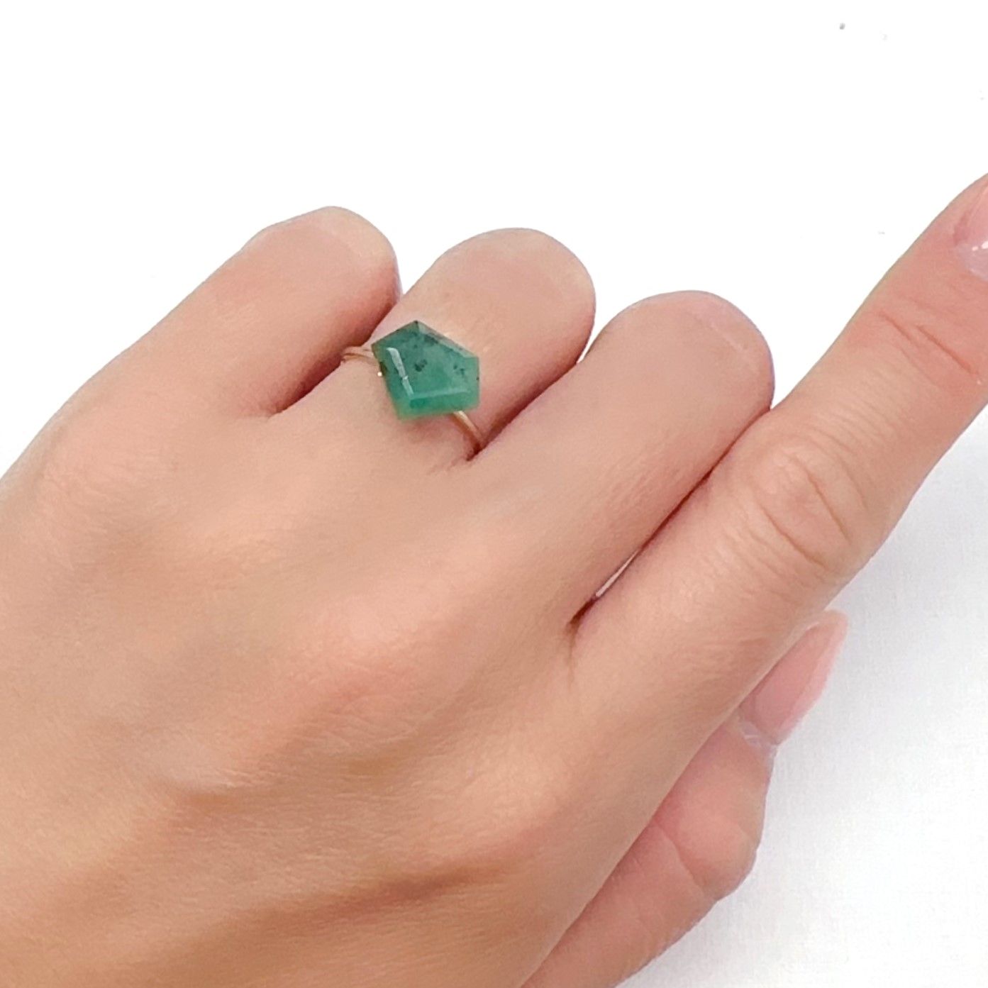 ◇カスタムカット◇エメラルド ブラジル産 2.11ct[240326481]11.8x9.4mm前後