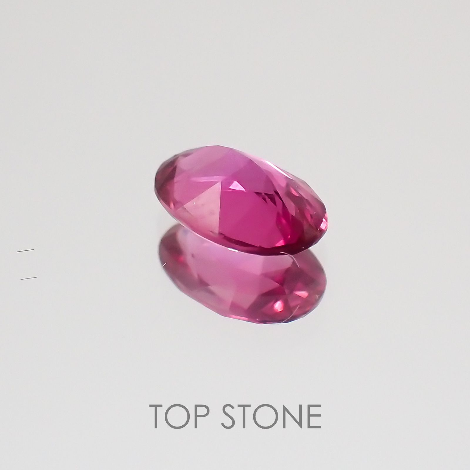 ピンクサファイア 非加熱(宝石名ピンク・サファイア) ケニア産 0.501ct ソ付(彩珠)[20128919]5.7×3.9mm前後