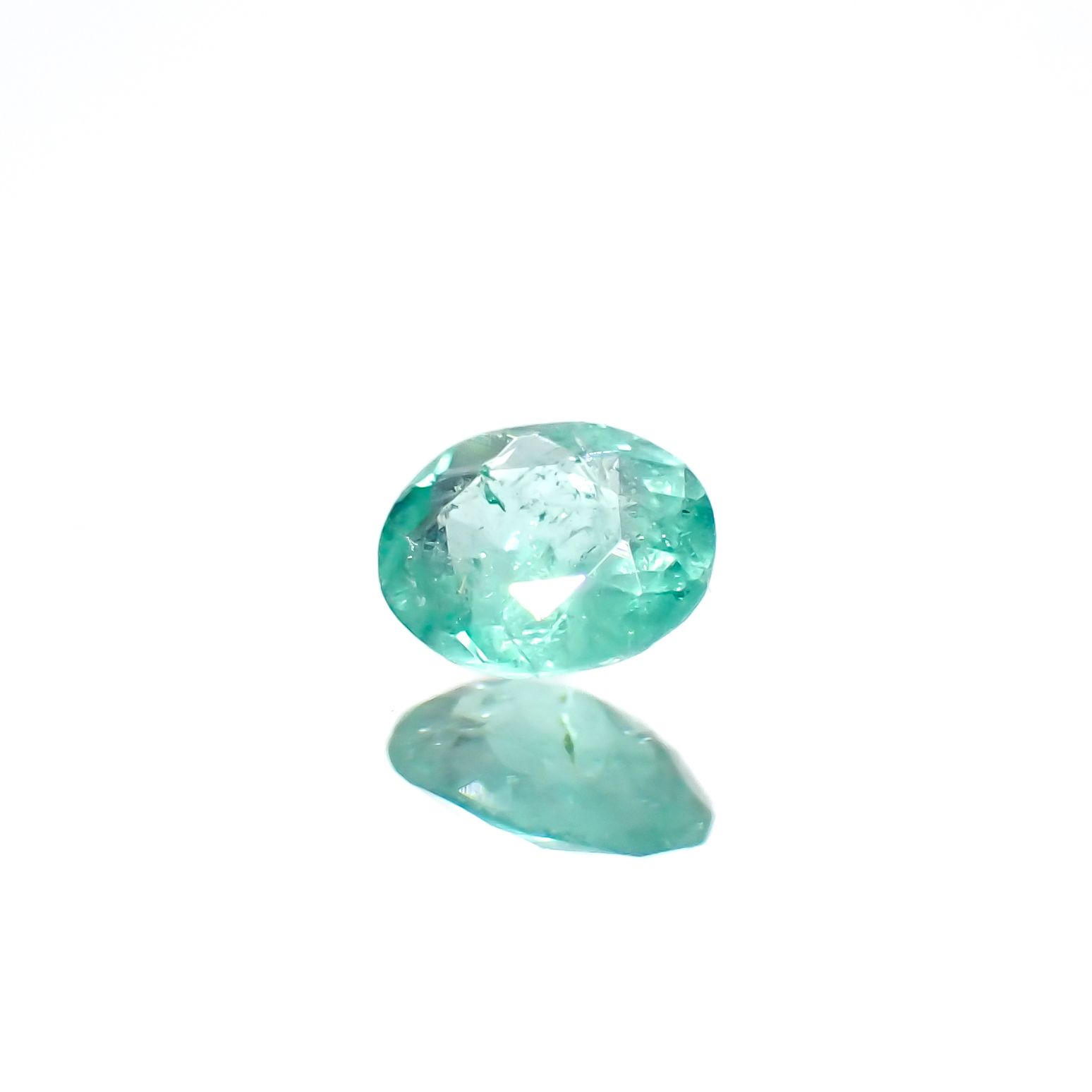 パライバトルマリン(宝石名トルマリン/別名パライバ・トルマリン)ブラジル・パライバ州バターリャ鉱山産 0.078ct 識別済[240125584]3.2x2.7mm前後
