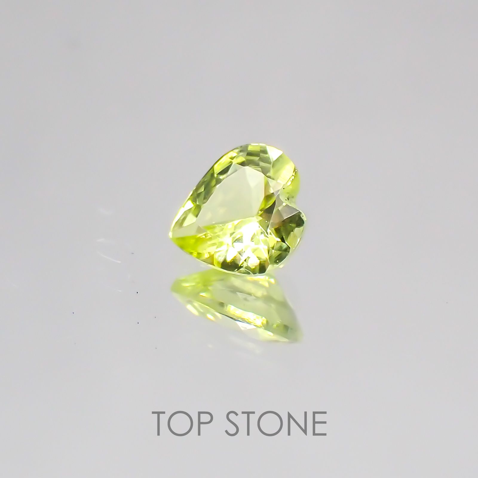 パロットクリソベリル インド産 ルース 0.22ct[20128565]3.9×3.9mm前後