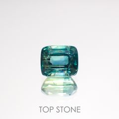 バイカラーカイヤナイト(宝石名カイヤナイト)ネパール産 1.52ct 識別済[220115372]6.5x5.4mm前後