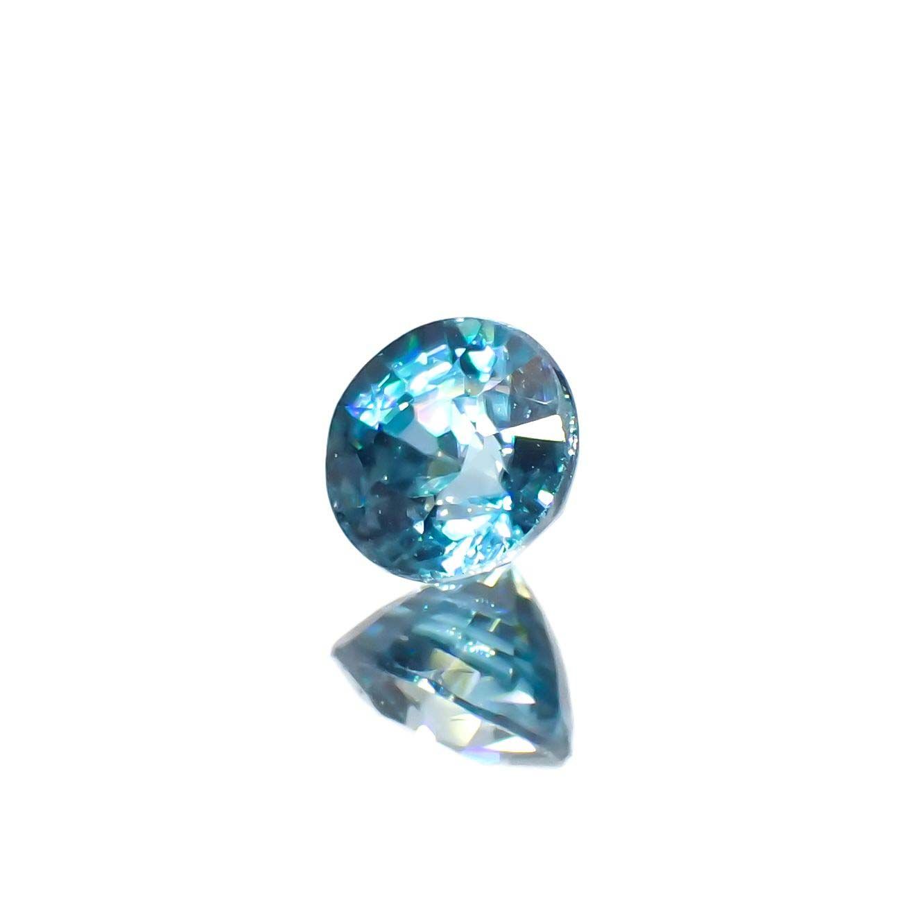 ブルージルコン(宝石名ジルコン)カンボジア産 0.69ct 識別済[220817506]4.7x4.7mm前後
