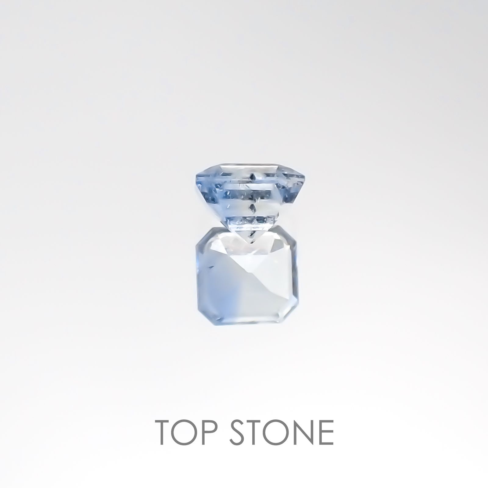 ジェレメジェバイト(宝石名エレメジェバイト)ナミビア産 0.224ct ソ付(彩珠)[220817284]3.4x3.2mm前後