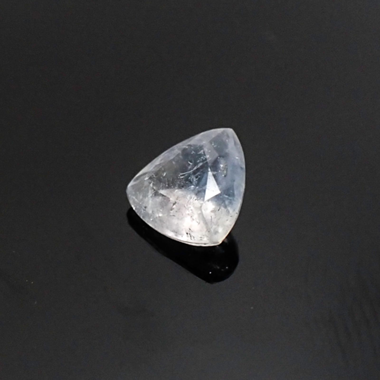 ユークレース(宝石名ユークレース) ブラジル産 0.391ct ソ付(彩珠)[20106487]5×5mm前後
