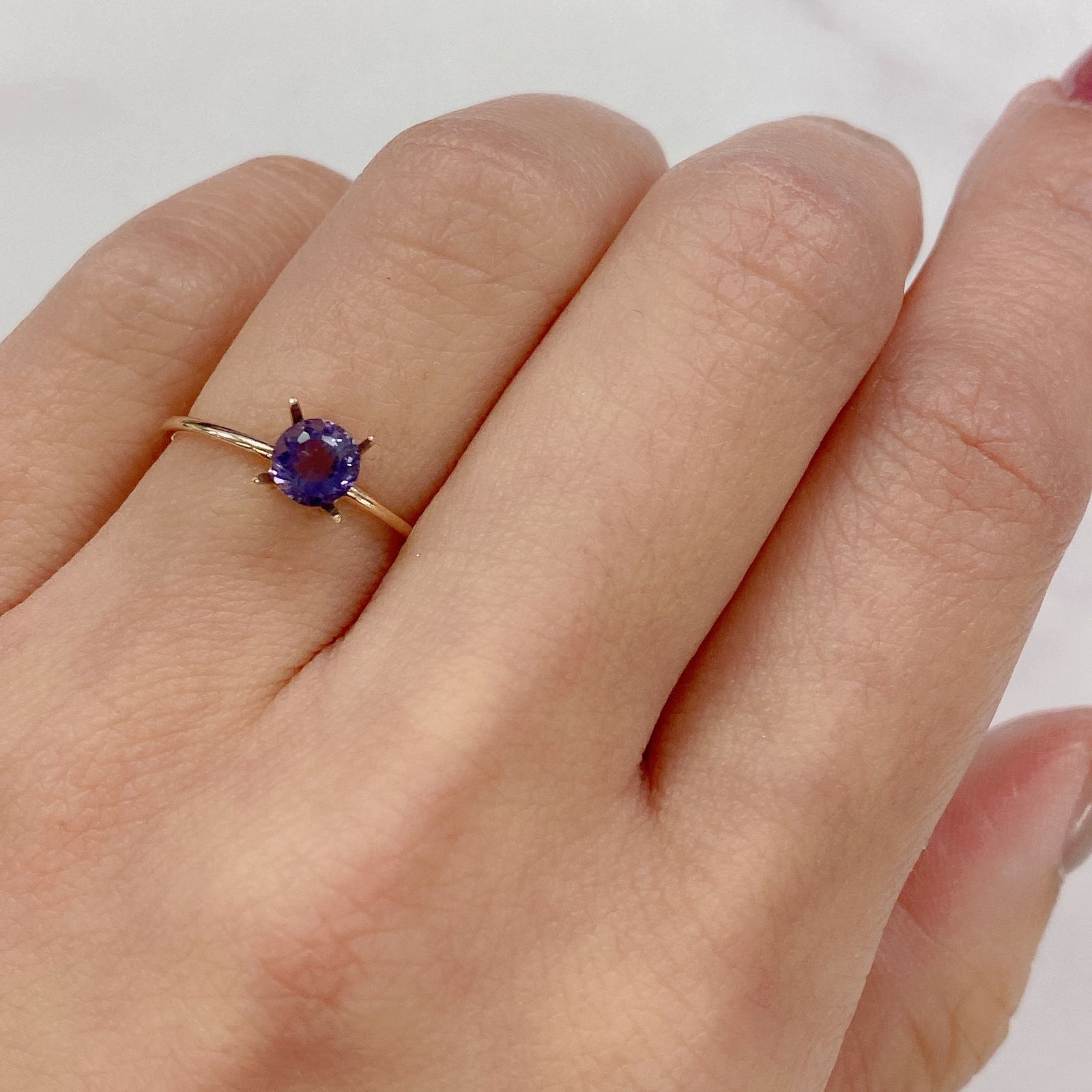 マリアライト(宝石名パープル・スキャポライト) タンザニア産 0.47ct 識別済[20128757]4.8×4.8mm前後