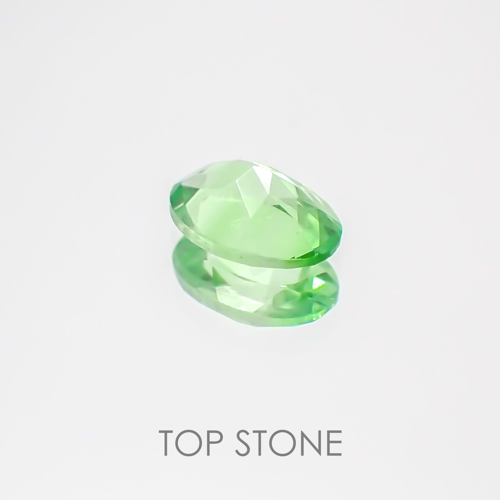 ミントガーネット タンザニア産 ルース 0.54ct[20127916]6.2×4.1mm前後
