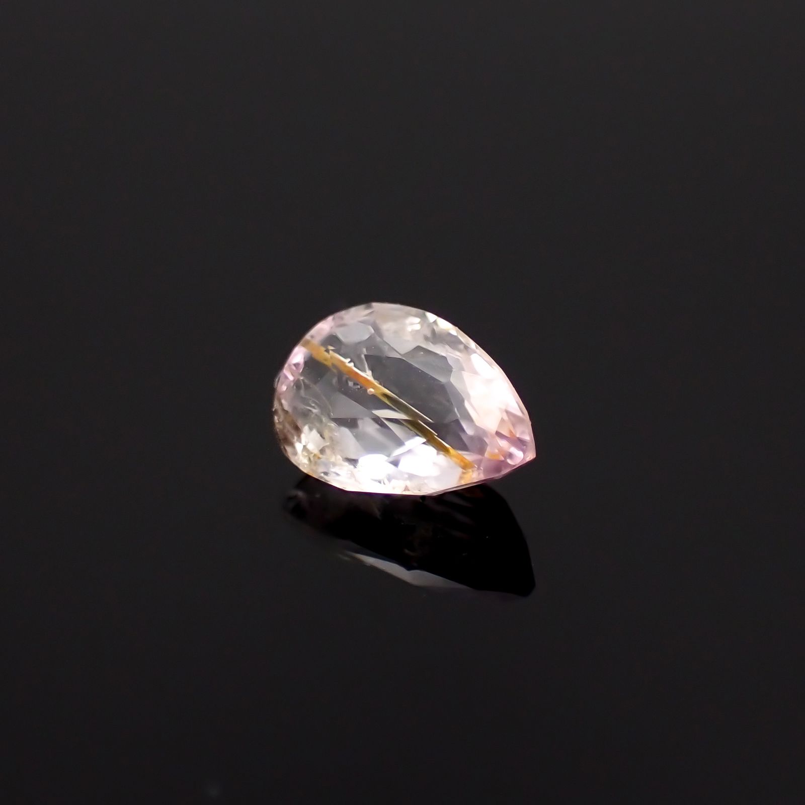 ピンクポードレッタイト (宝石名ポードレッタイト )ビルマ産 0.383ct ソ付(彩珠)[231023922]6x4.2mm前後