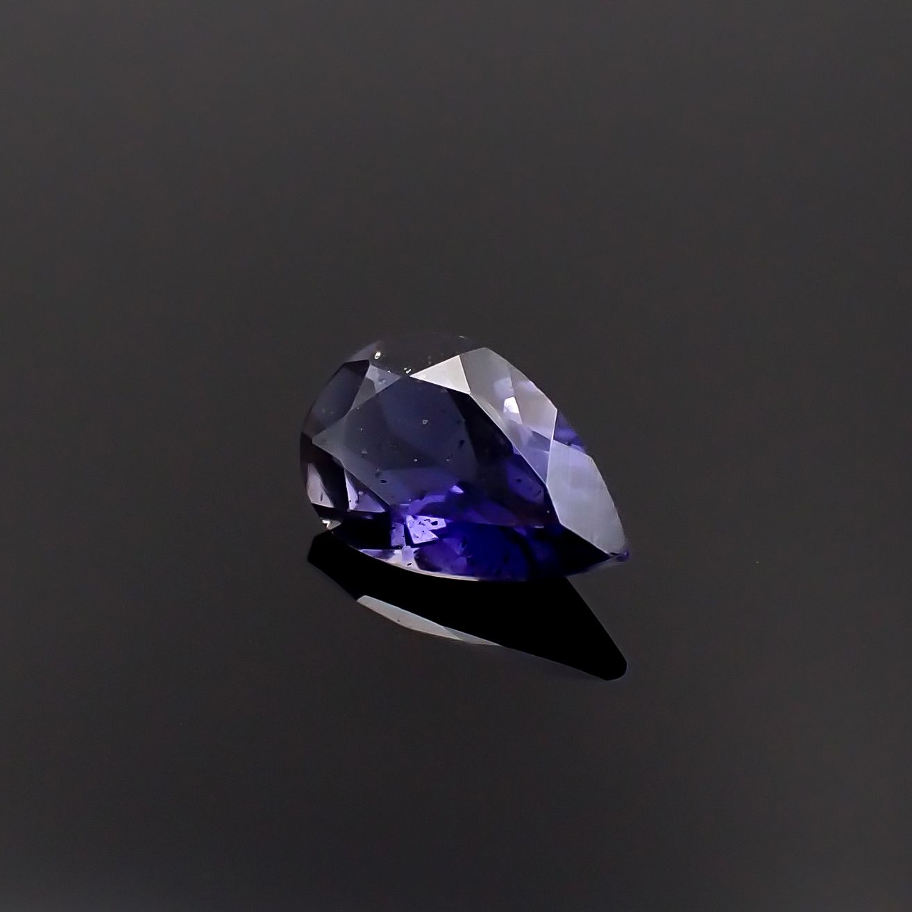 アイオライトサンストーン インド/ブラジル産 0.59ct[230923334]7.9x5.1mm前後
