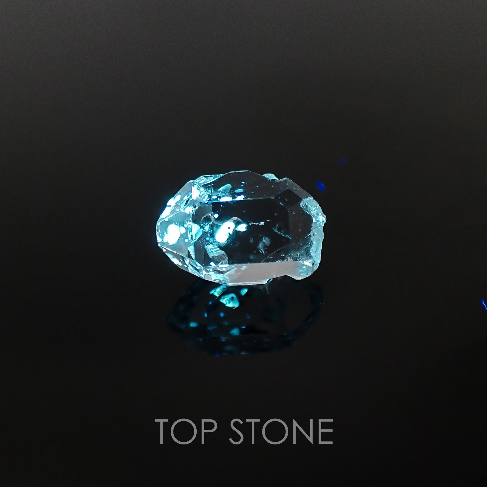 オイルインクォーツ パキスタン産 原石・結晶 2.54ct[20117534]10.5×7.1mm前後