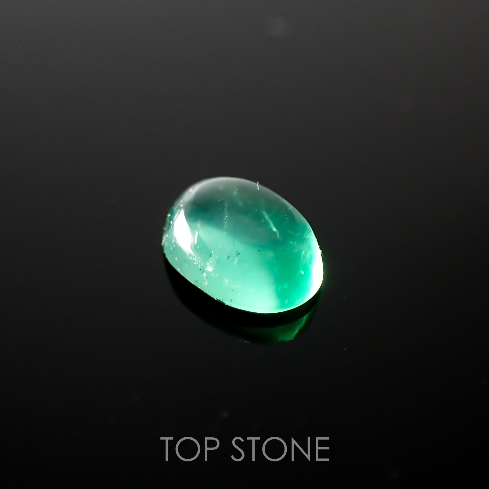 エメラルドキャッツアイ(宝石名エメラルド)コロンビア産 0.28ct 識別済[220115183]4.9x3.5mm前後