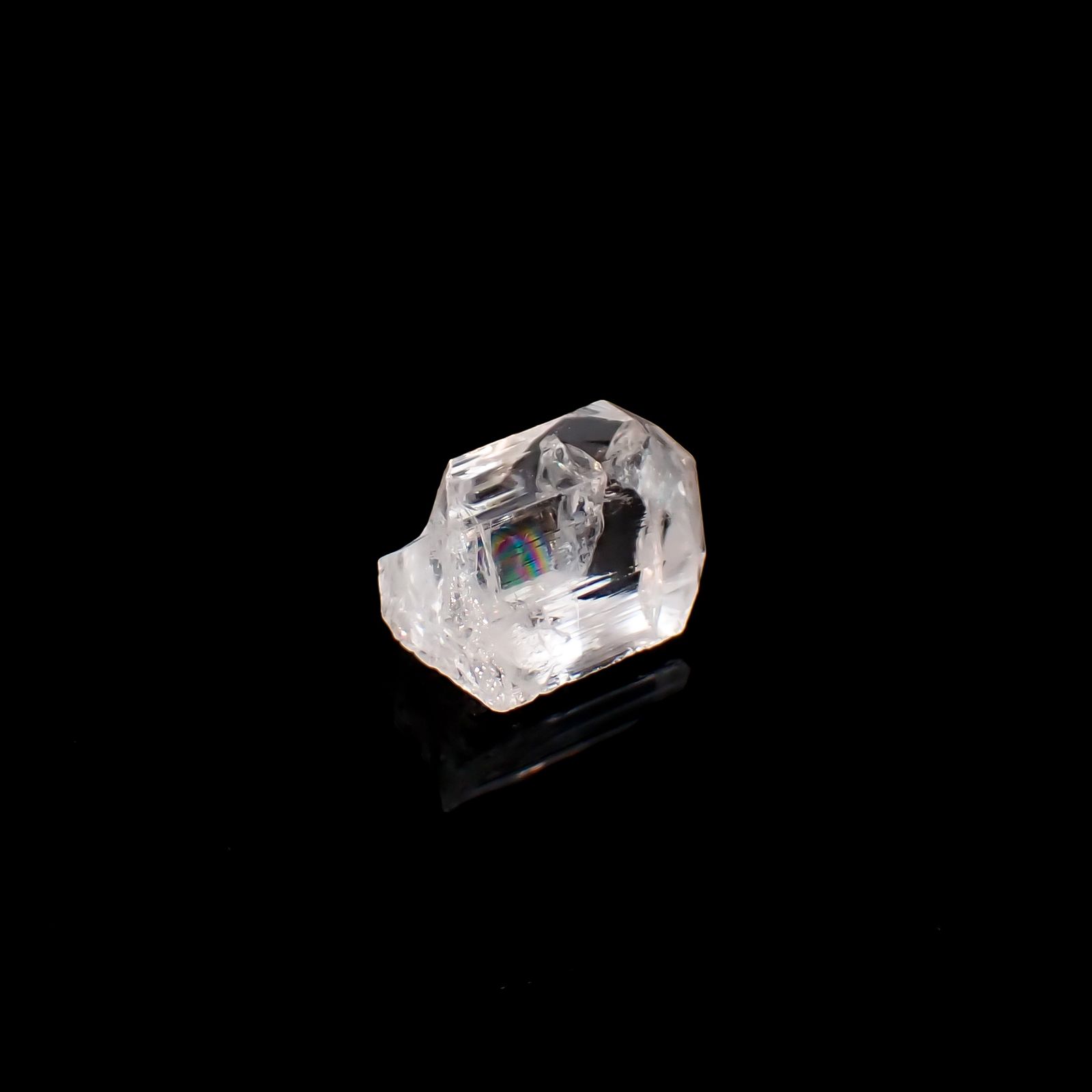 ダンビュライト原石 メキシコ産 11.67ct / 16.1x11.5mm前後 [260532169]