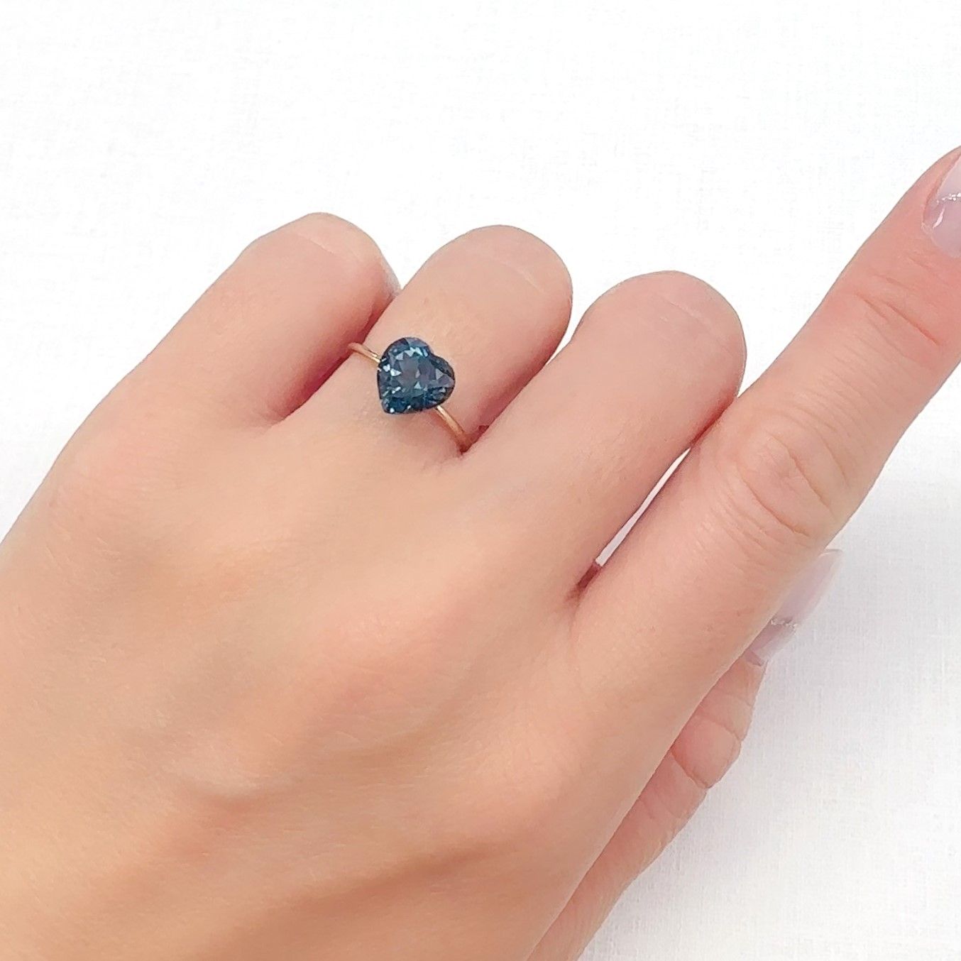 ロンドンブルートパーズ ブラジル産 3.12ct[240326806]8x8mm前後