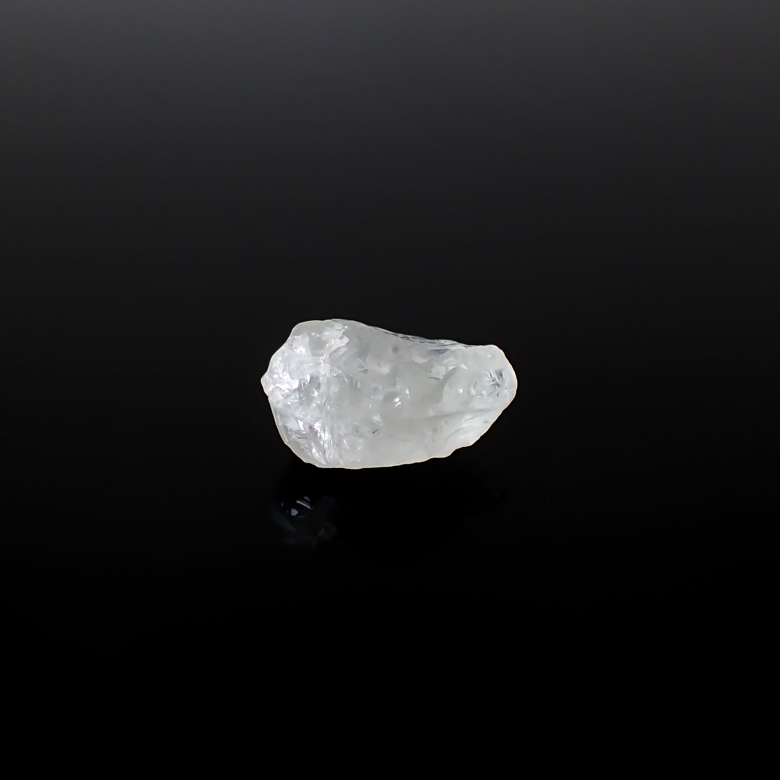 フェナカイト原石 ロシア産 5.04ct / 12.4x9.6mm前後 [260532180]