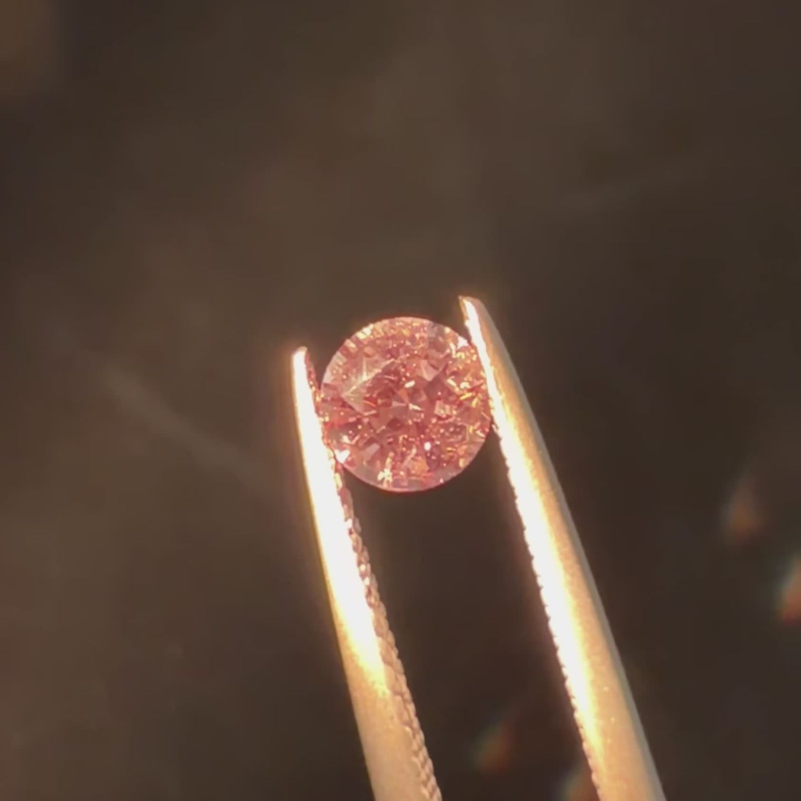 【タンザニア/メレラニ産】デマントイドガーネット ドラゴンガーネット タンザニア産 0.57ct / 4.9x4.9mm前後 [260732669