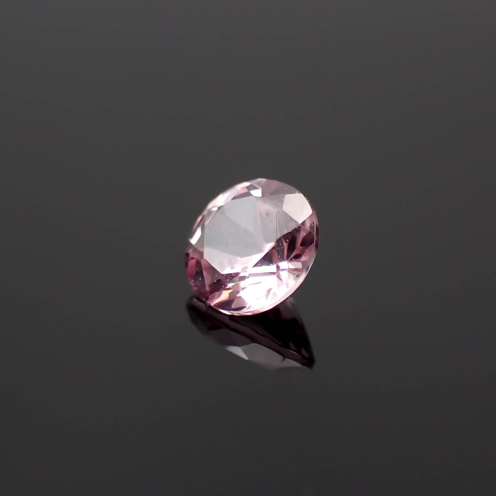 ドラゴンガーネット タンザニア産 0.40ct[230421460]4.3x4.3mm前後
