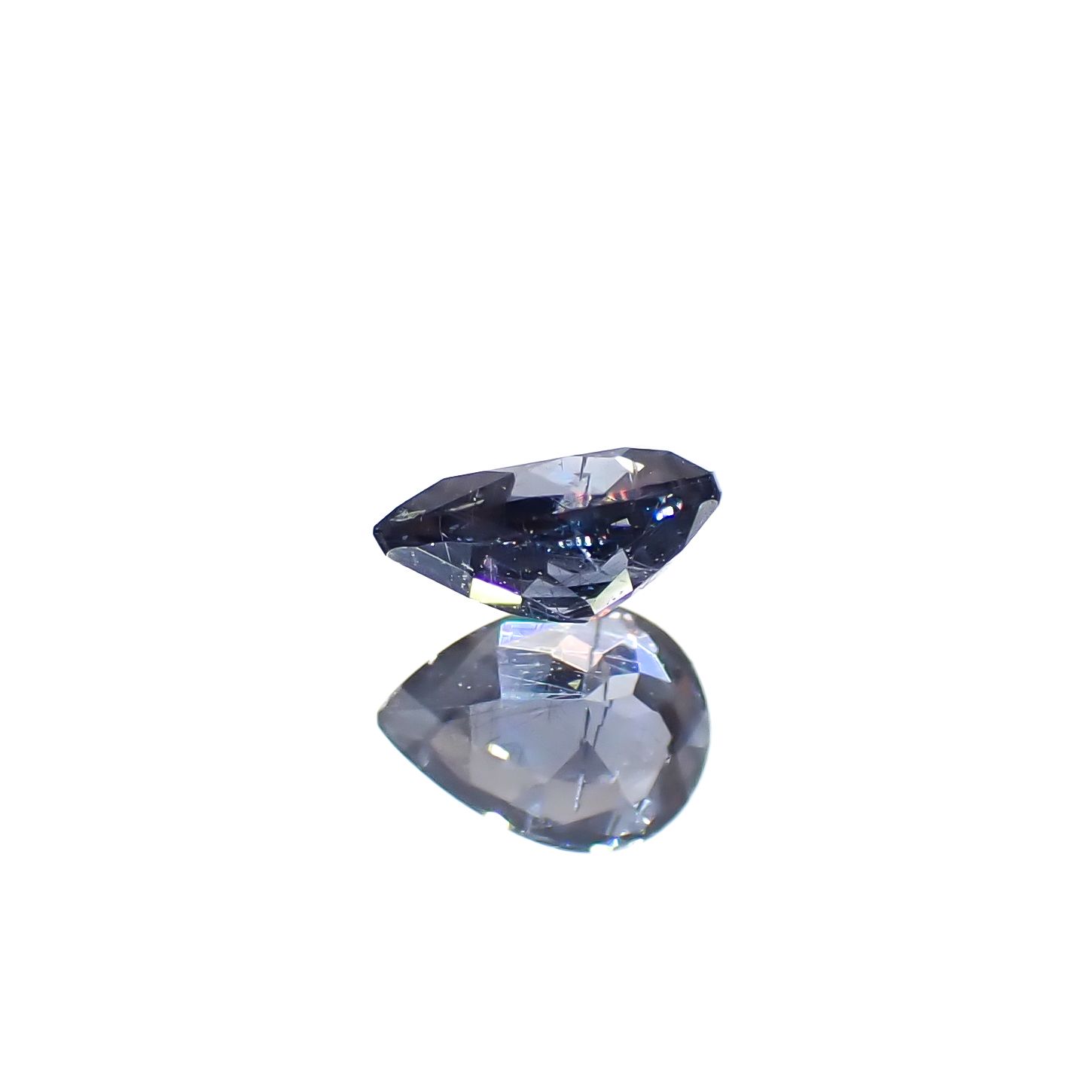 ベキリーブルーガーネット（カラーチェンジガーネット アレキタイプ） マダガスカル・ベキリー産 0.18ct [241029381]4.1x3mm前後