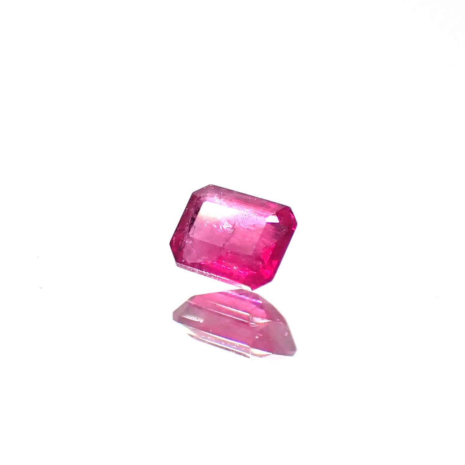 レッドベリル/ピンクベリル アメリカ・ユタ州産 0.079ct [250530377]3x2.3mm前後