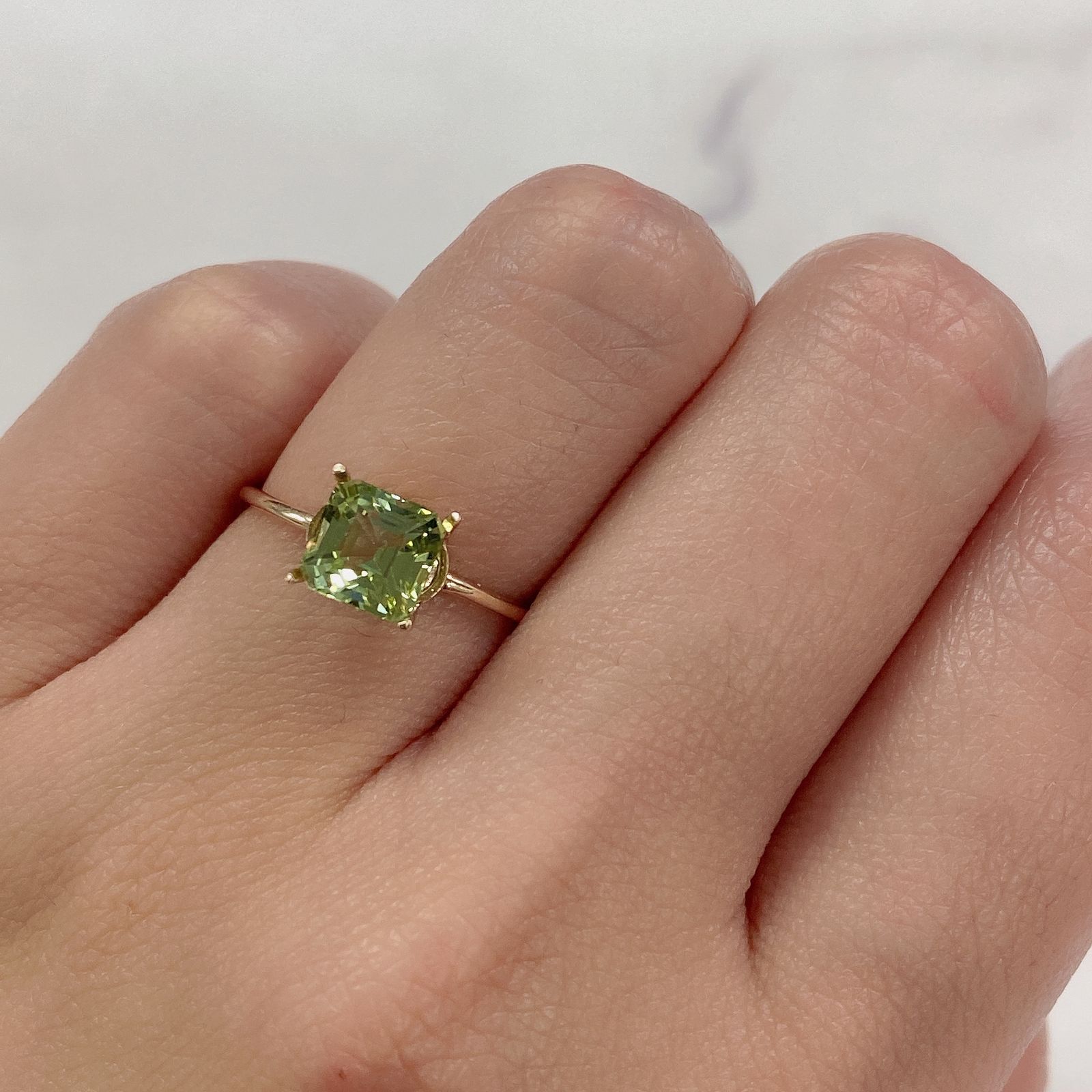 ミントトルマリン(宝石名グリーン・トルマリン) ルワンダ産 1.264ct ソ付(彩珠)[211013634]6.2×6.1mm前後