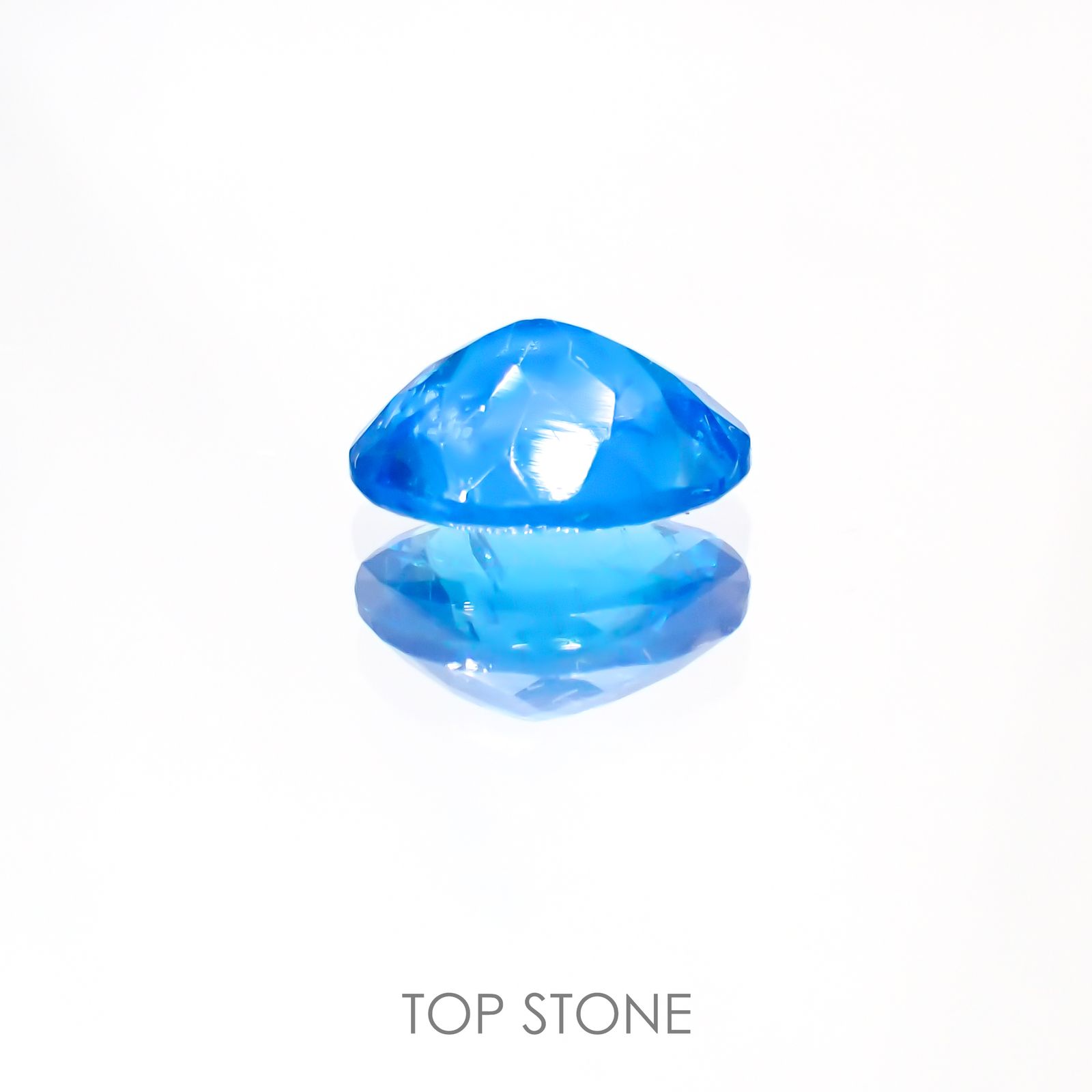 ネオンブルーアパタイト(宝石名アパタイト) マダガスカル産 1.27ct 識別済[211013057]8×6.1mm前後