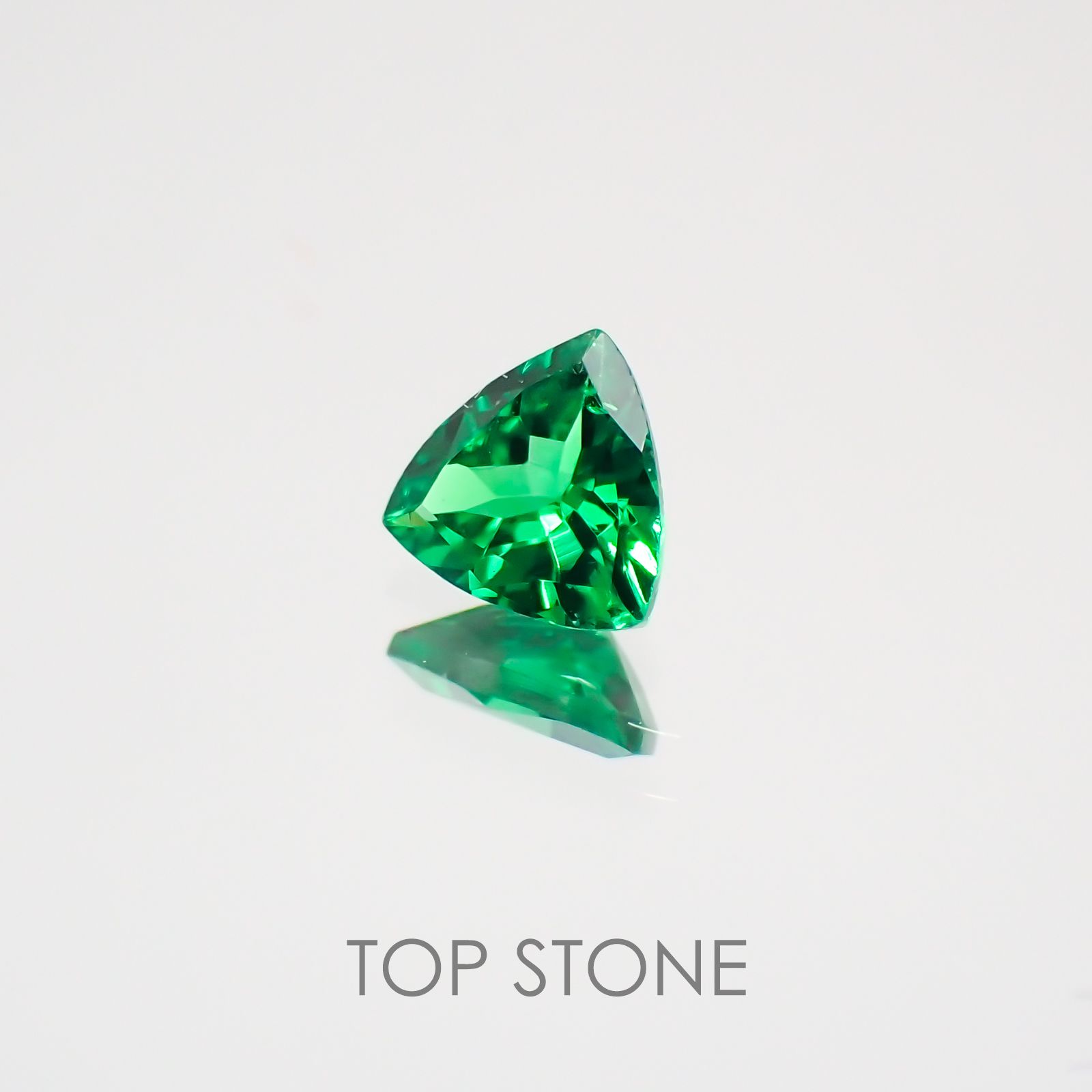 ツァボライト タンザニア産 ルース 0.2ct[21069922]3.9×4mm前後