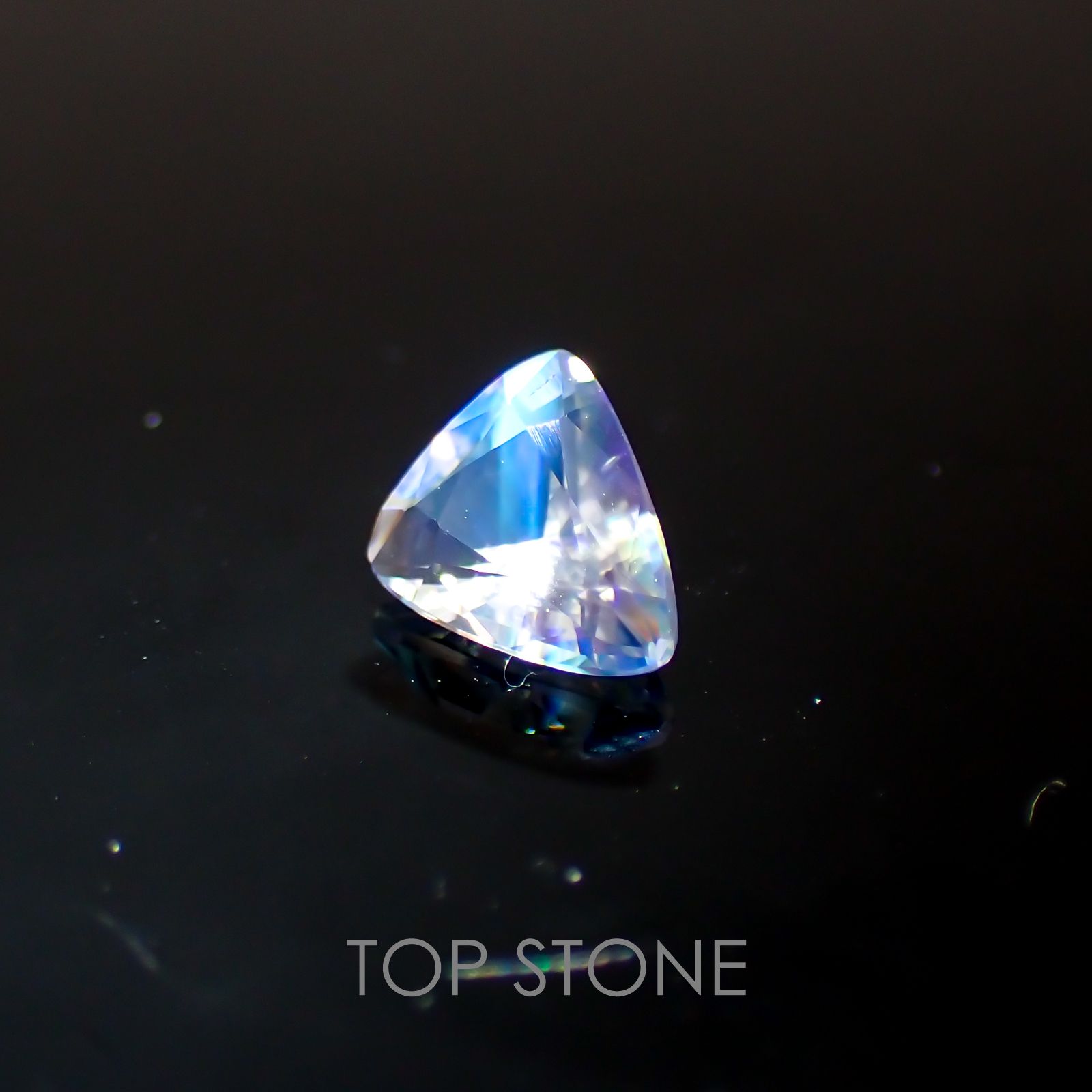 レインボームーンストーン(アンデシンラブラドライト) マダガスカル産 ルース 0.57ct[210410566]6.6×5.6mm前後 | TOP  STONE(トップストーン)