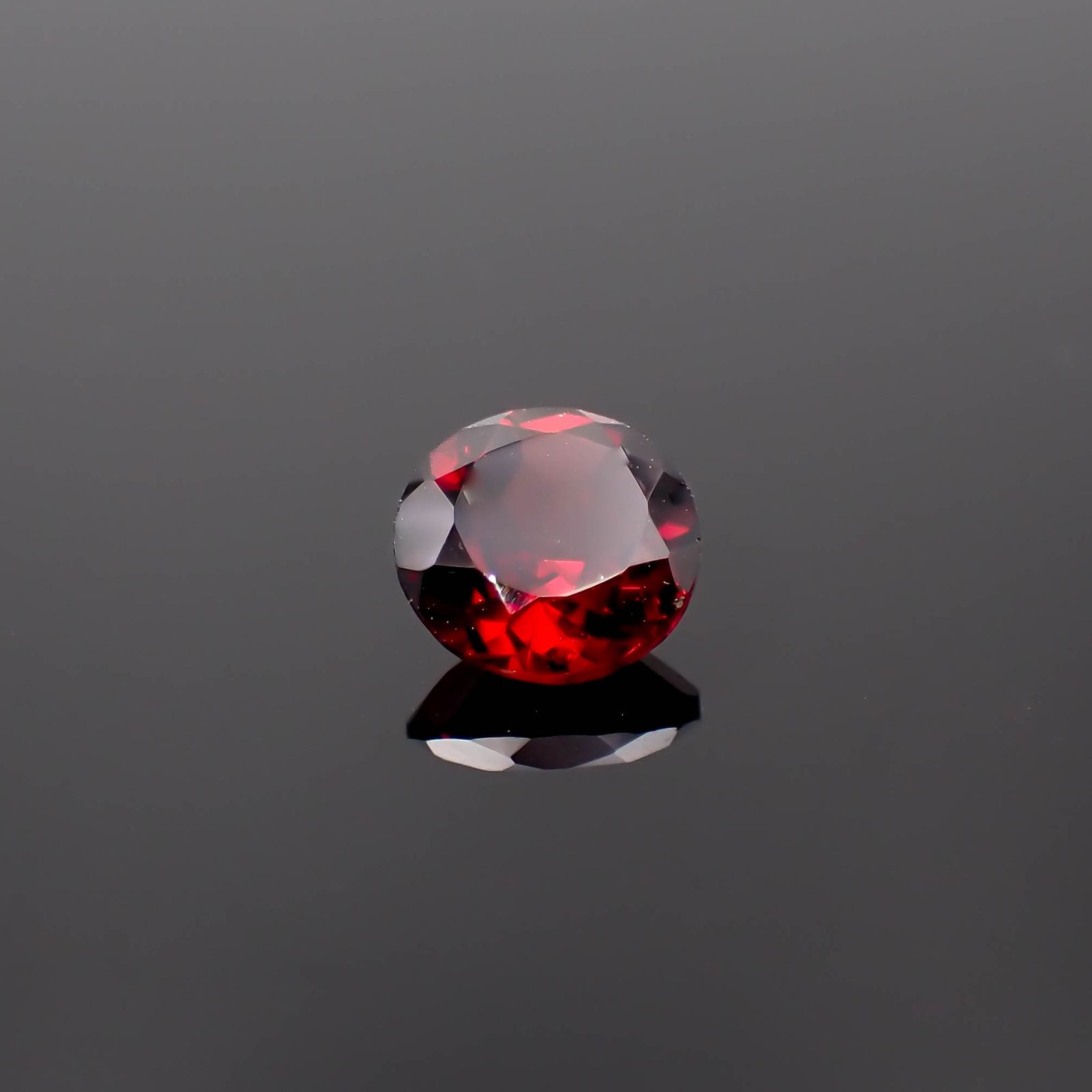 パイラルスパイトガーネット モザンビーク産 1.18ct[231225209]6.4x6.4mm前後