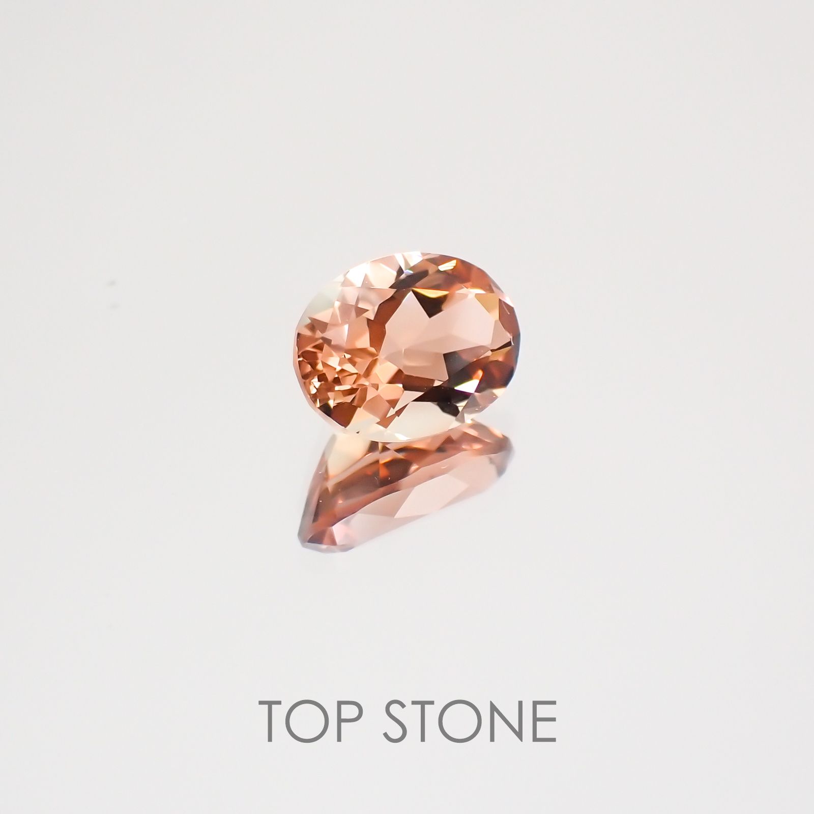 オレゴンサンストーン(宝石名ラブラドライト) アメリカ・オレゴン州産 0.90ct 識別済[21058892]7.4×5.3mm前後
