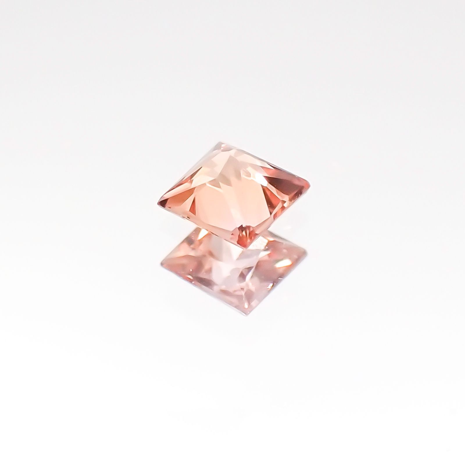 ◇プリンセスカット◇パパラチャサファイア ソーティング付き スリランカ産 ルース 0.103ct[20116960]2.55×2.42mm前後
