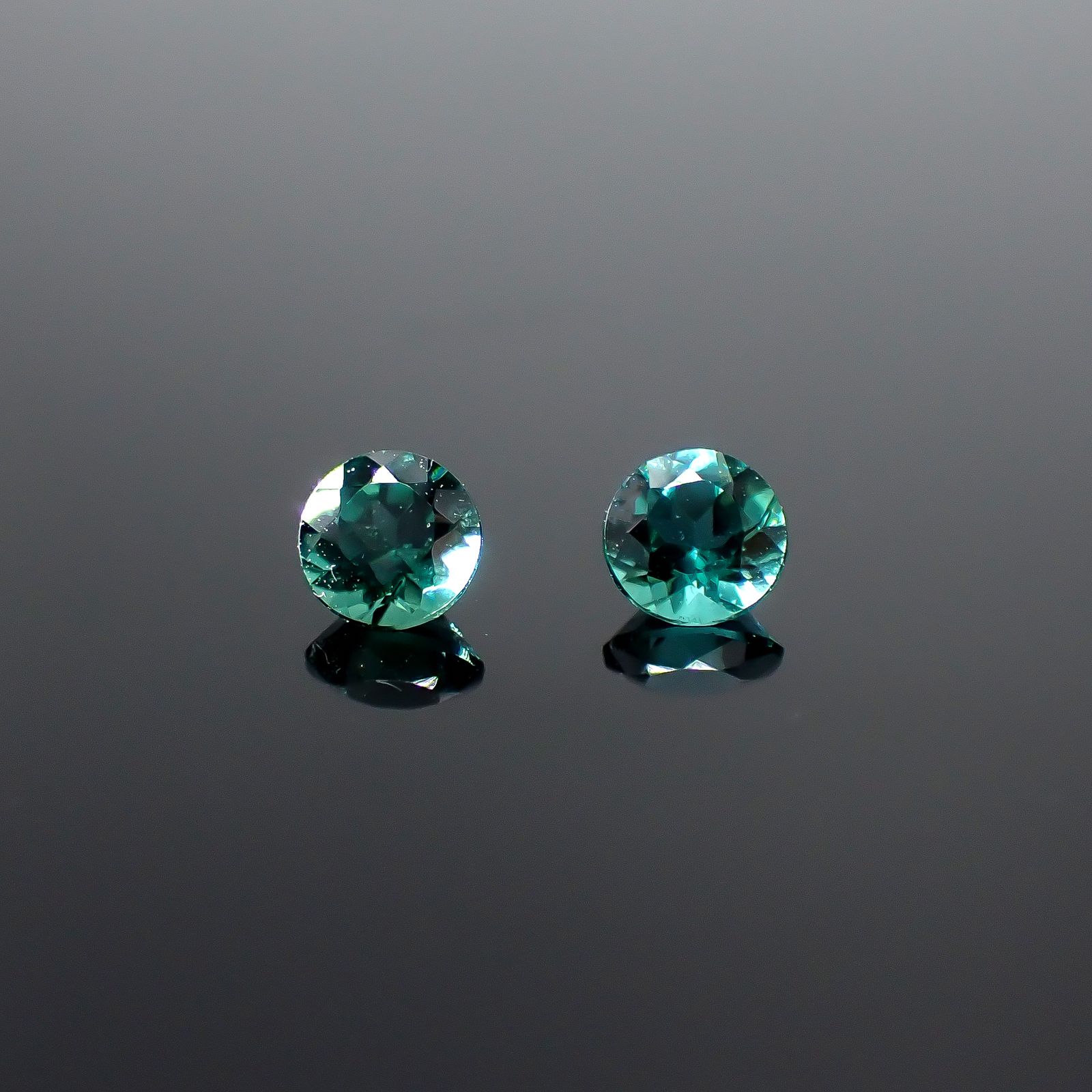 ◇ペアセット◇ブルーグリーントルマリン ブラジル産 0.35ct(2pcs合計) / 3.5x3.5mm前後 [251031161]